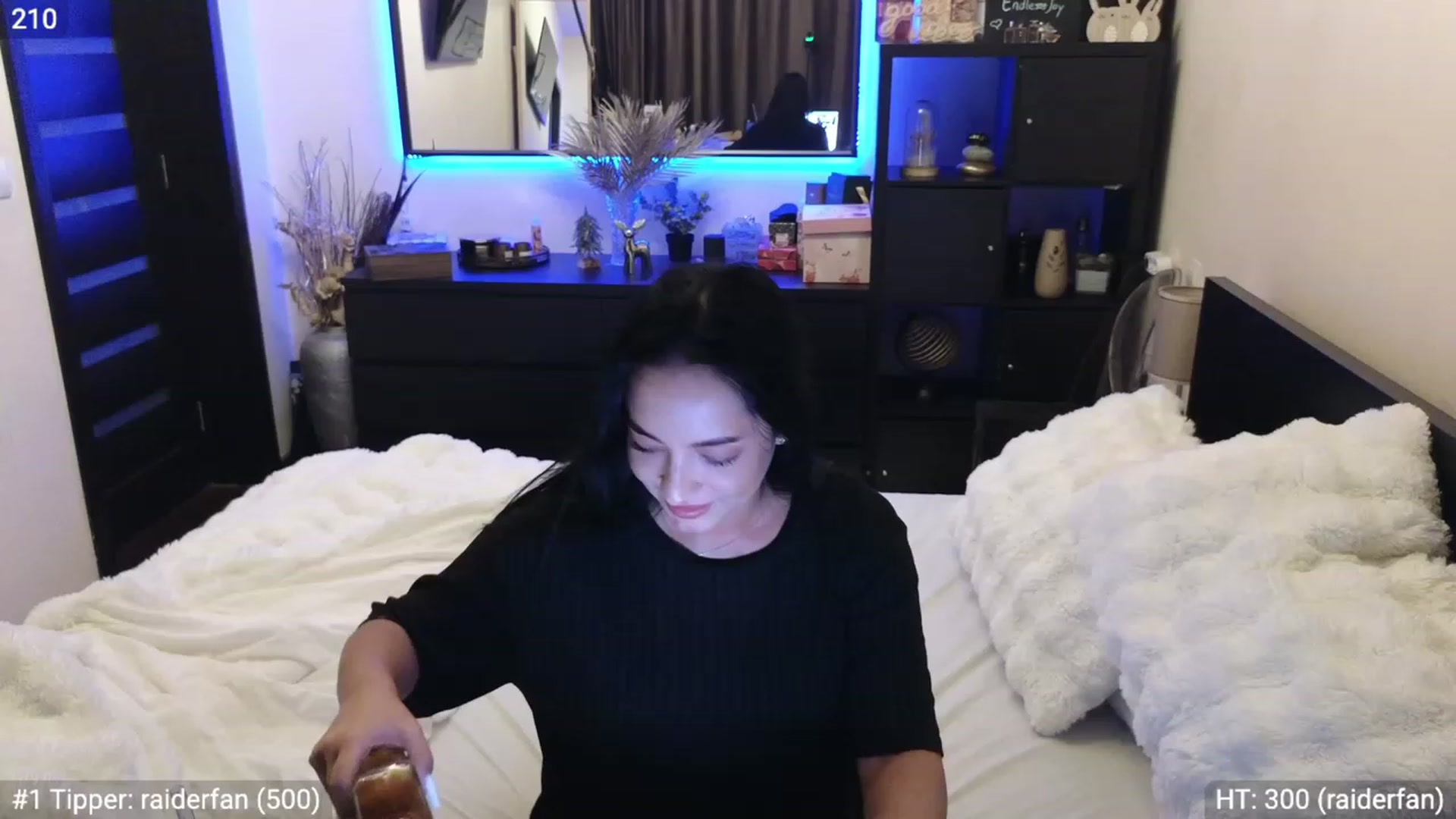 Gallery image thumbnail from EndlesssJoy's myfreecams stream on, 01/22/2024, 06:05 image 12 of 20