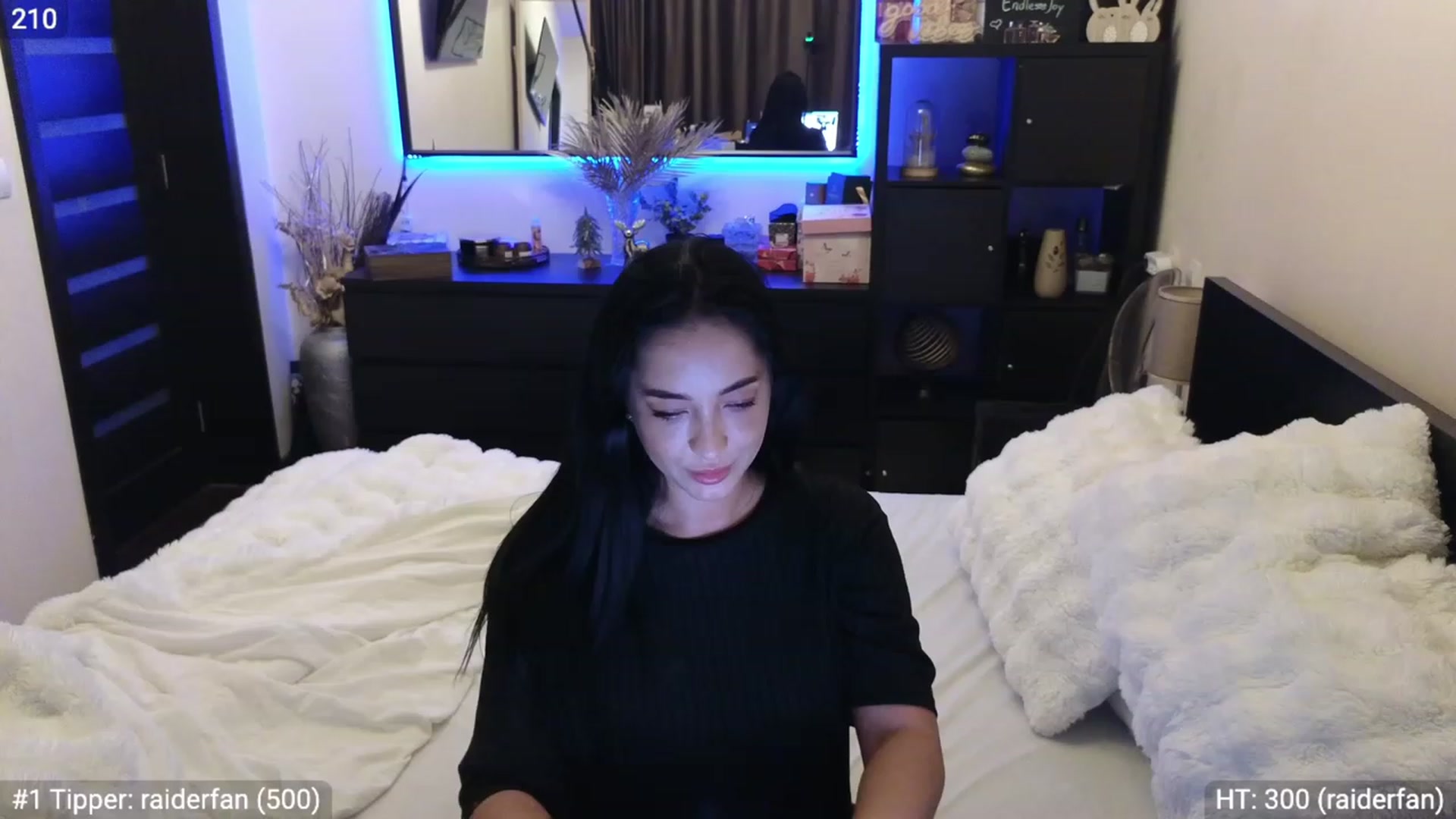 Gallery image thumbnail from EndlesssJoy's myfreecams stream on, 01/22/2024, 06:05 image 15 of 20