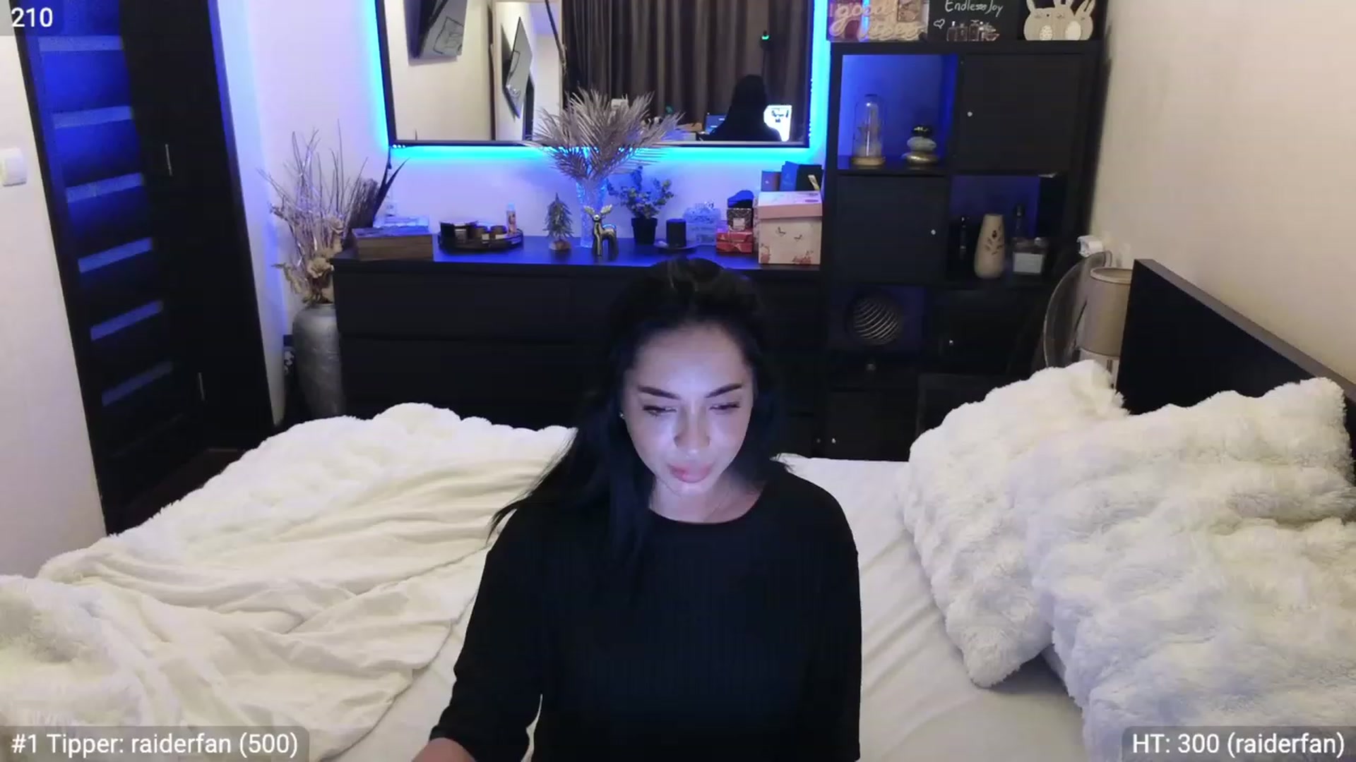 Gallery image thumbnail from EndlesssJoy's myfreecams stream on, 01/22/2024, 06:05 image 4 of 20