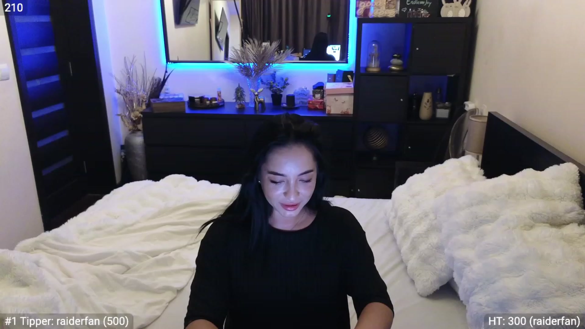 Gallery image thumbnail from EndlesssJoy's myfreecams stream on, 01/22/2024, 06:05 image 6 of 20