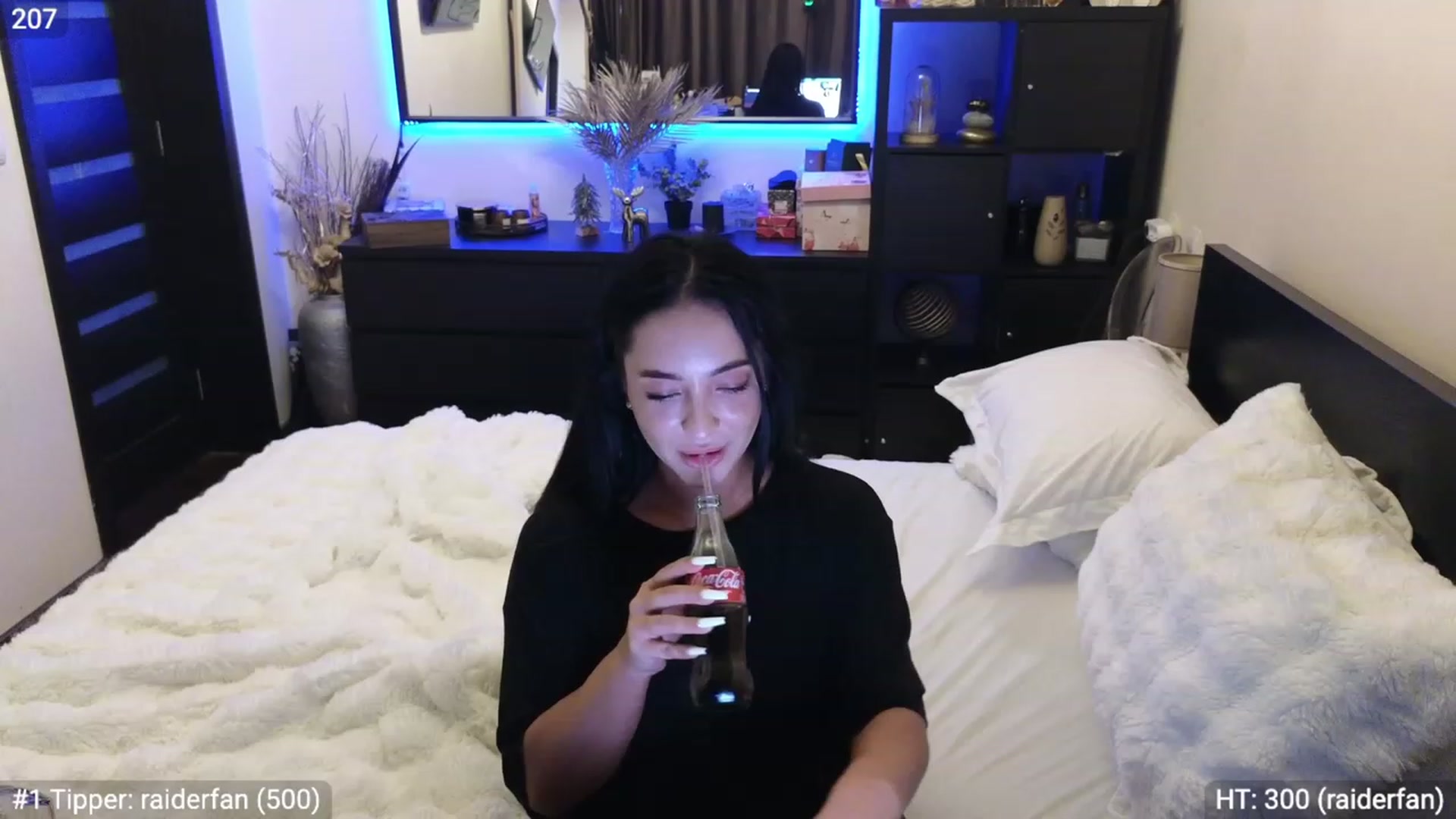 Gallery image thumbnail from EndlesssJoy's myfreecams stream on, 01/22/2024, 07:48 image 3 of 20