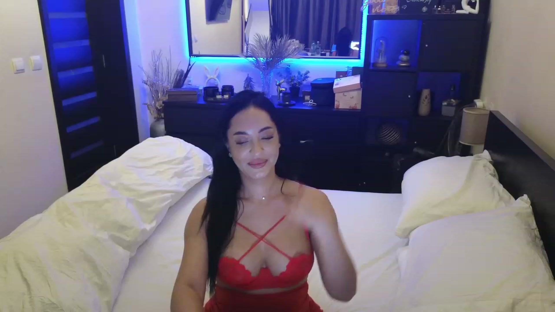 Gallery image thumbnail from EndlesssJoy's myfreecams stream on, 03/11/2024, 03:26 image 12 of 20