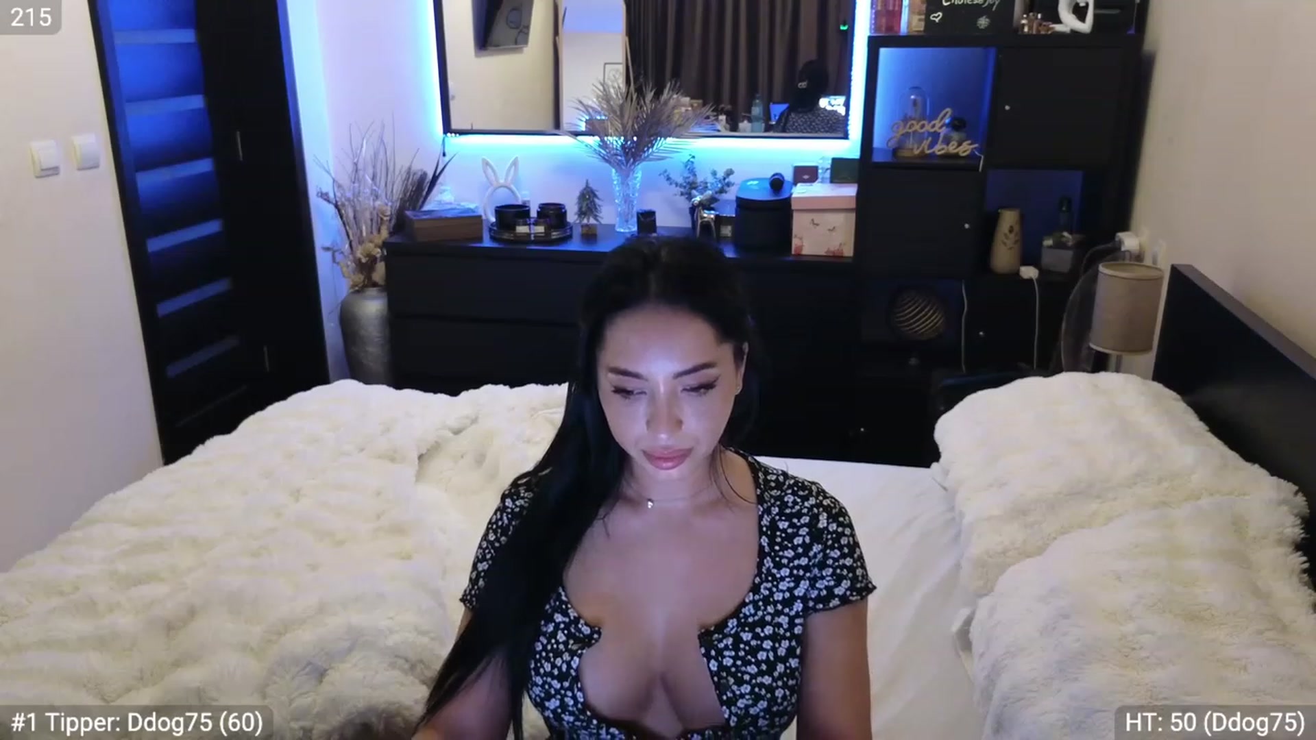Gallery image thumbnail from EndlesssJoy's myfreecams stream on, 03/14/2024, 02:52 image 12 of 20