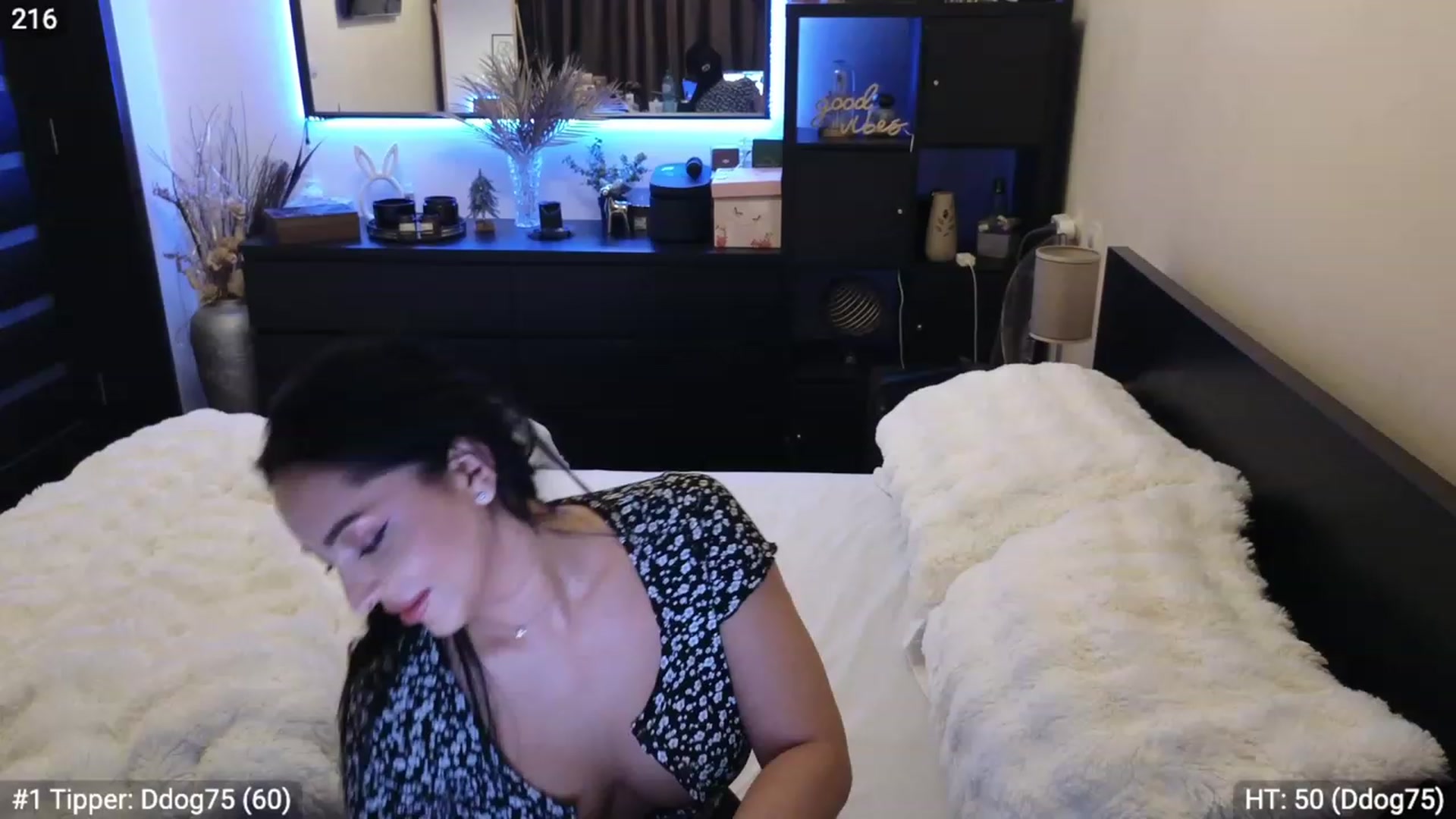 Gallery image thumbnail from EndlesssJoy's myfreecams stream on, 03/14/2024, 02:52 image 1 of 20