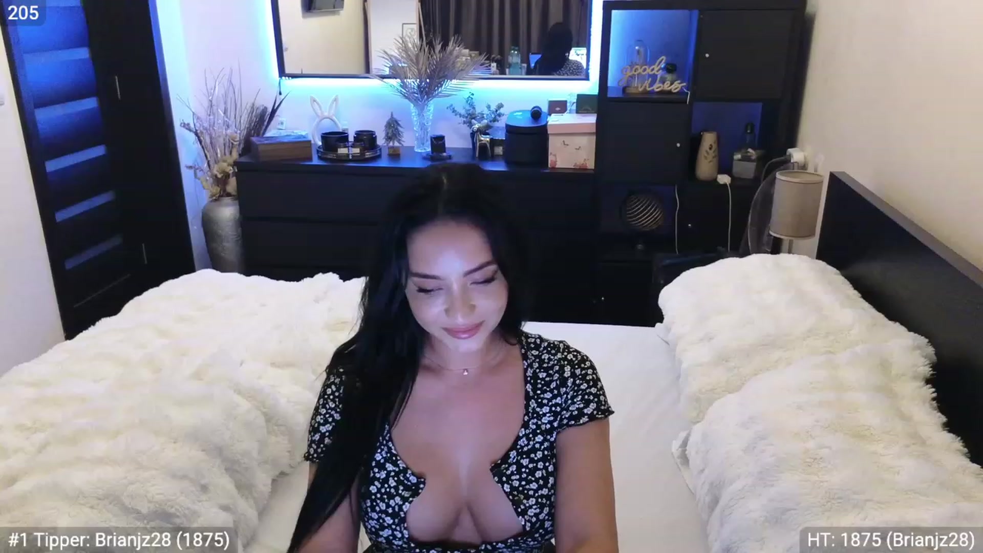 Gallery image thumbnail from EndlesssJoy's myfreecams stream on, 03/14/2024, 04:32 image 9 of 20