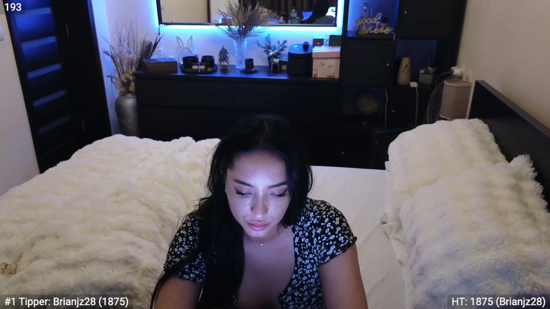 Gallery image thumbnail from EndlesssJoy's myfreecams stream on, 03/14/2024, 05:24 image 9 of 20