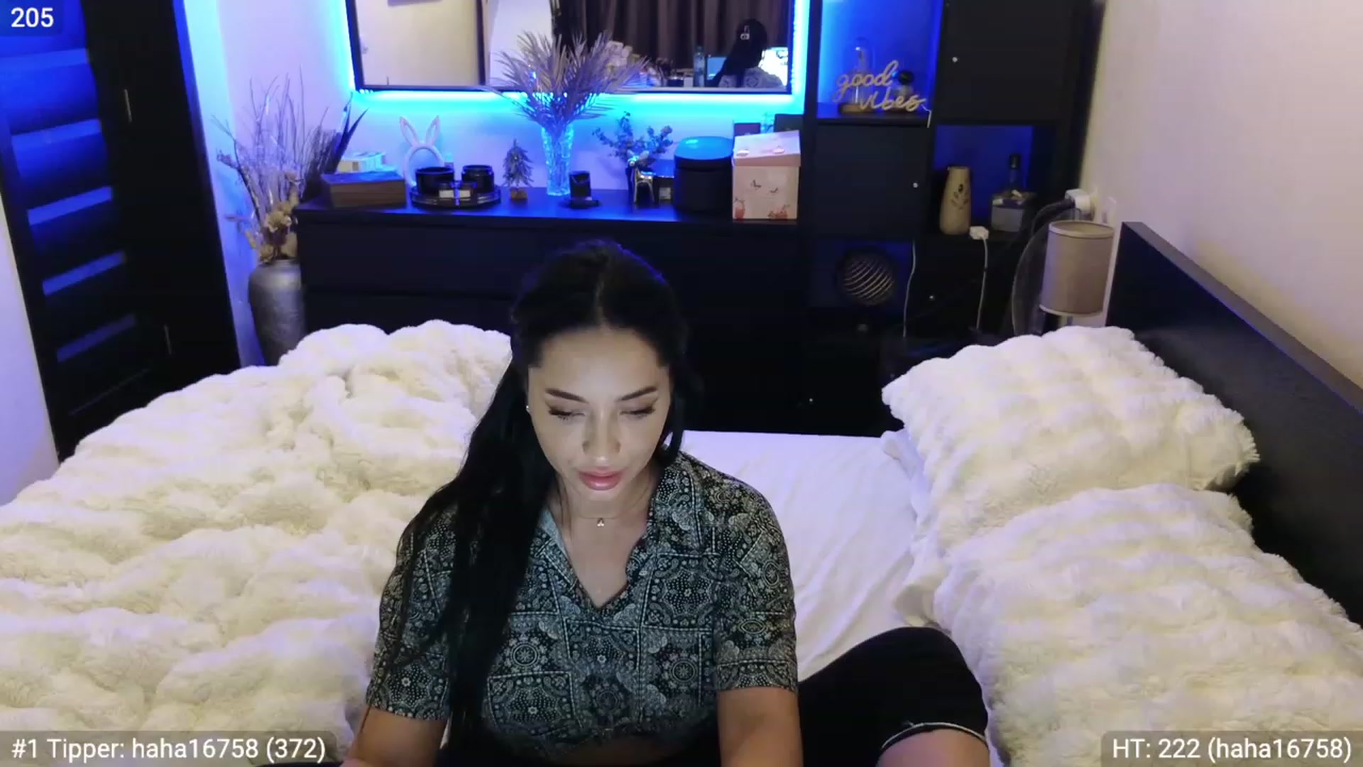Gallery image thumbnail from EndlesssJoy's myfreecams stream on, 03/15/2024, 04:18 image 8 of 20
