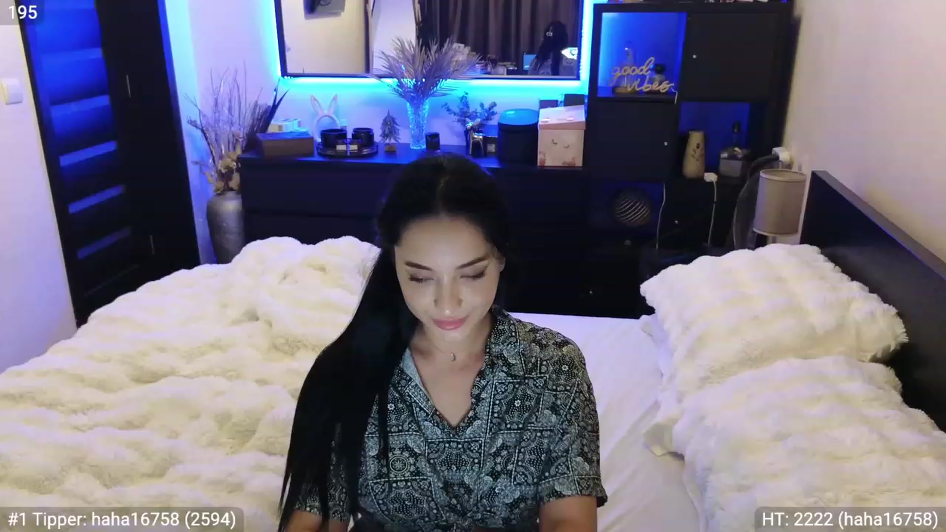 Gallery image thumbnail from EndlesssJoy's myfreecams stream on, 03/15/2024, 04:18 image 16 of 20