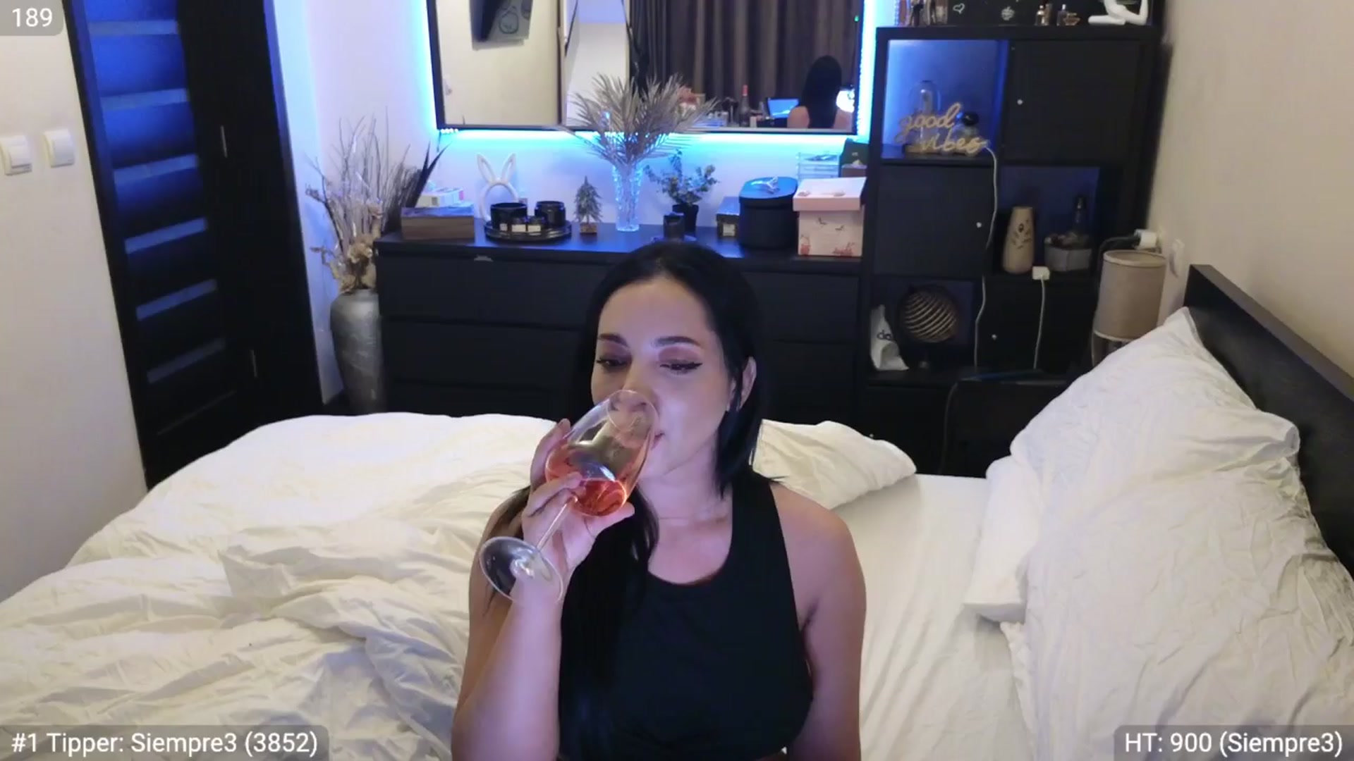 Gallery image thumbnail from EndlesssJoy's myfreecams stream on, 03/22/2024, 02:46 image 9 of 20