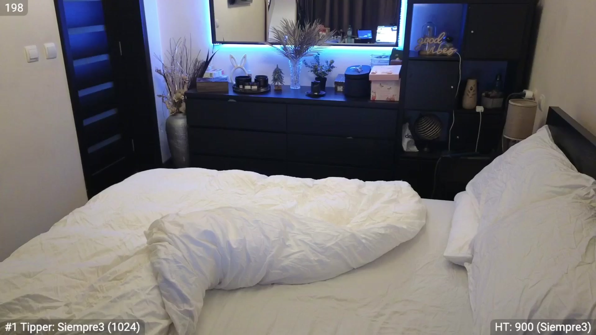 Gallery image thumbnail from EndlesssJoy's myfreecams stream on, 03/22/2024, 02:46 image 1 of 20