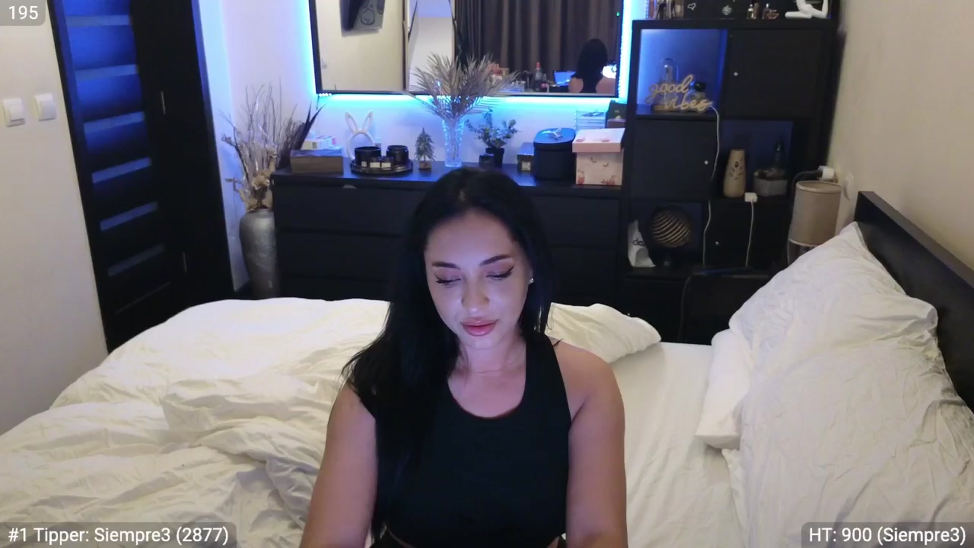 Gallery image thumbnail from EndlesssJoy's myfreecams stream on, 03/22/2024, 02:46 image 7 of 20
