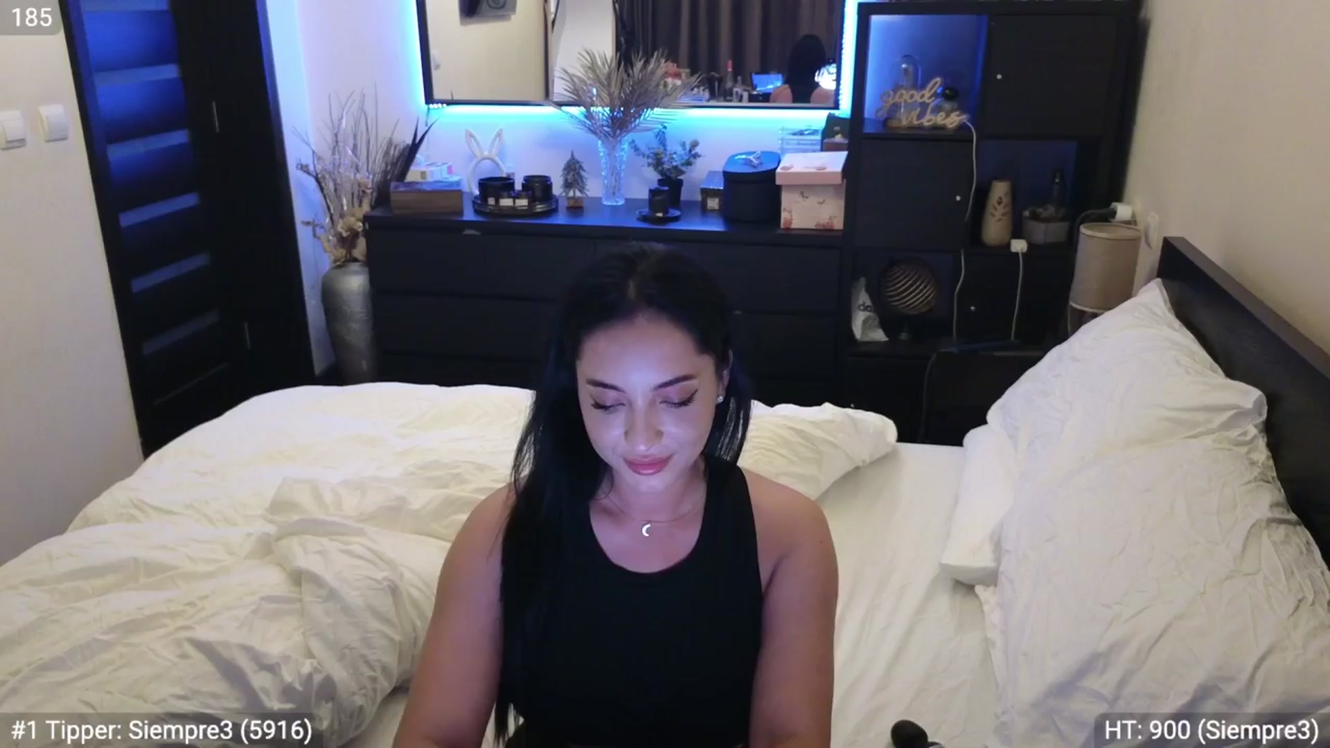 Gallery image thumbnail from EndlesssJoy's myfreecams stream on, 03/22/2024, 02:46 image 19 of 20