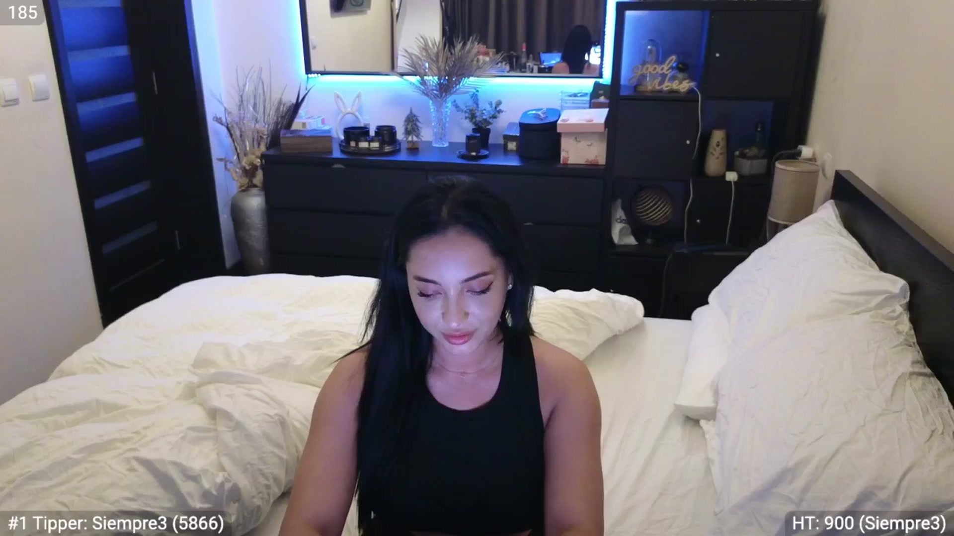 Gallery image thumbnail from EndlesssJoy's myfreecams stream on, 03/22/2024, 02:46 image 18 of 20
