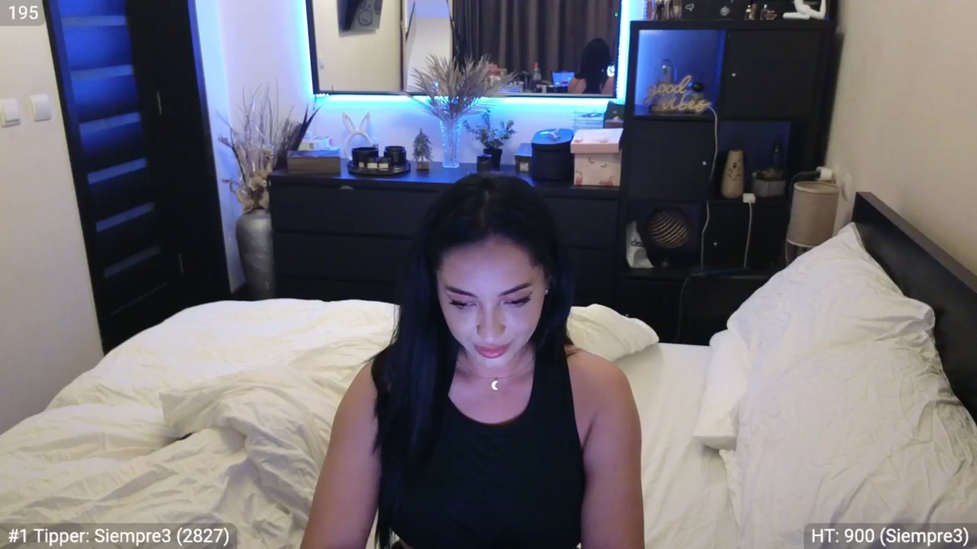 Gallery image thumbnail from EndlesssJoy's myfreecams stream on, 03/22/2024, 02:46 image 6 of 20