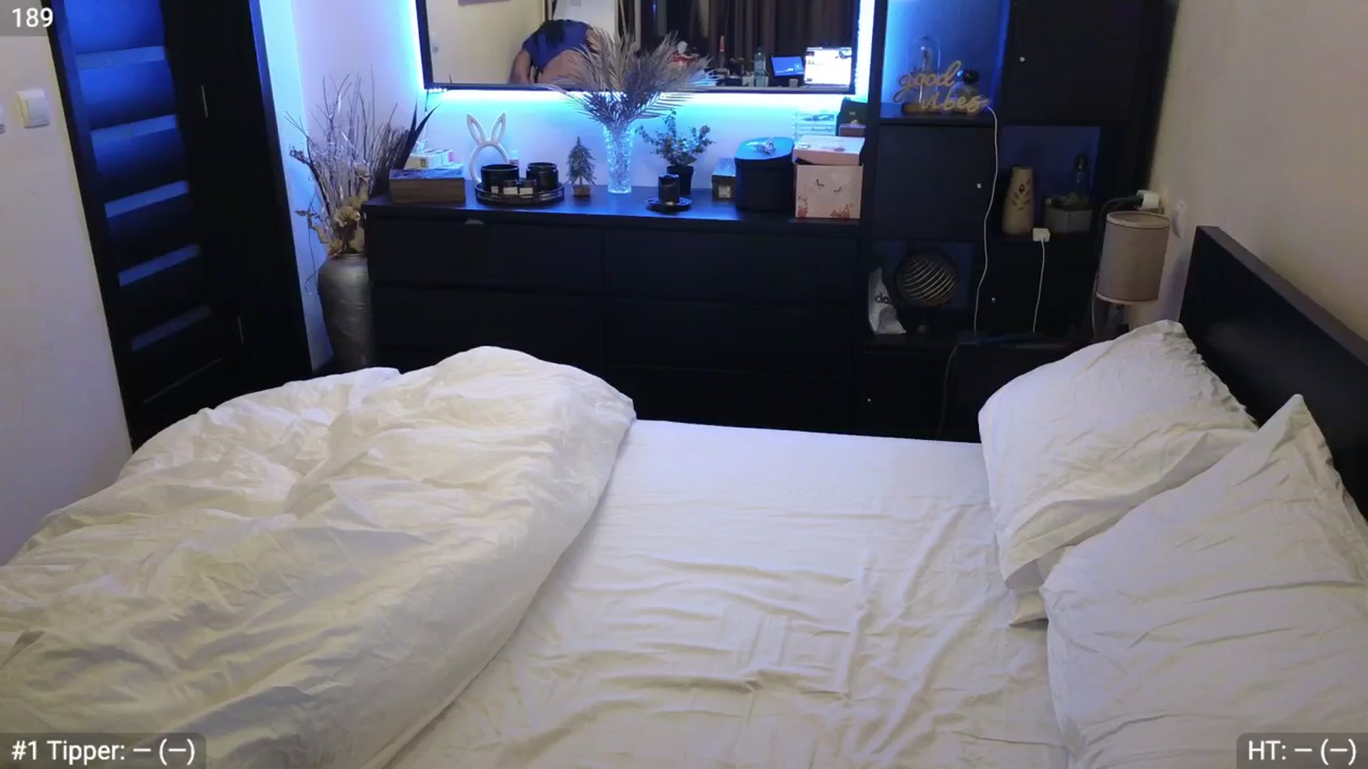 Gallery image thumbnail from EndlesssJoy's myfreecams stream on, 03/23/2024, 01:22 image 12 of 20