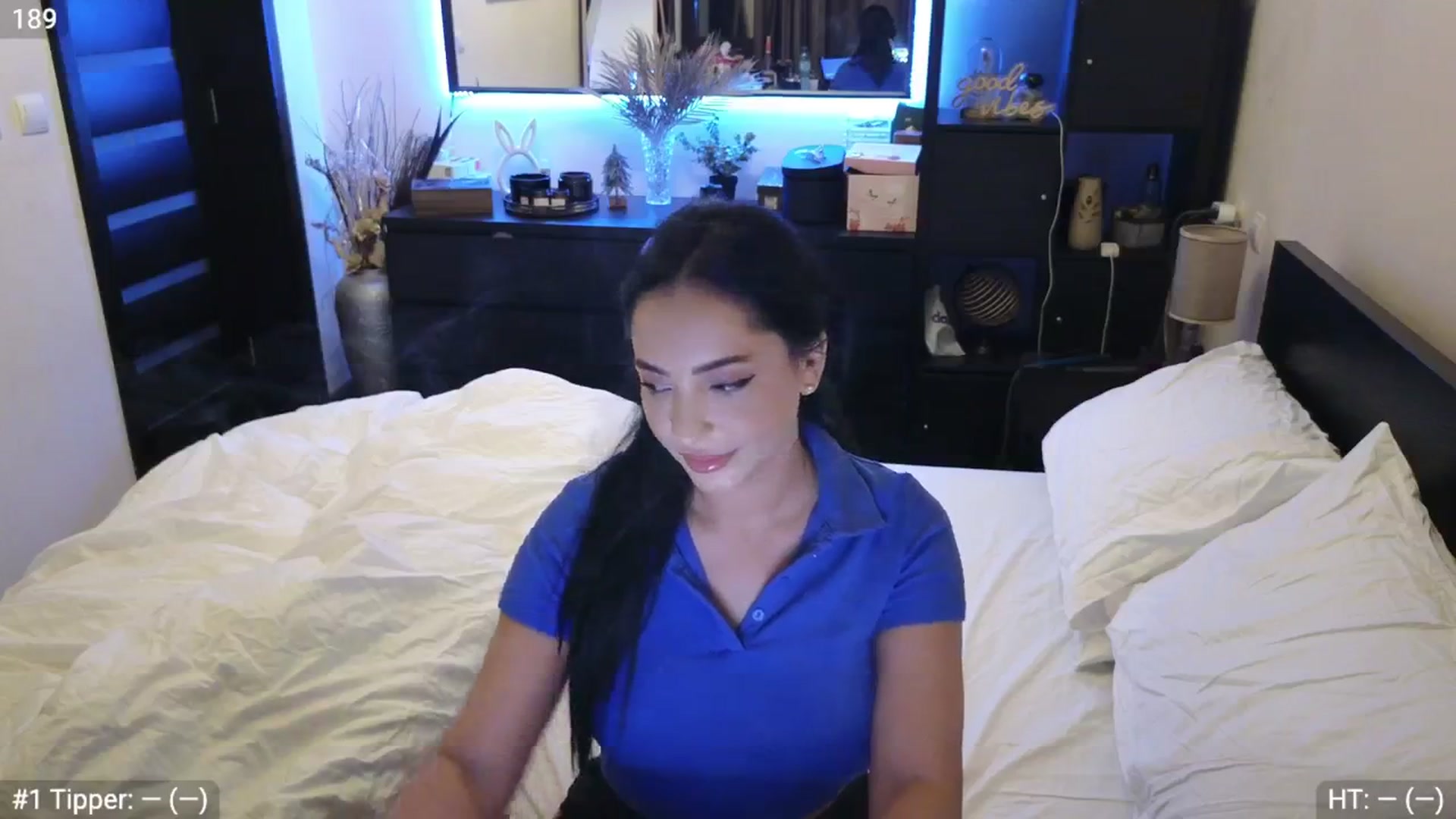Gallery image thumbnail from EndlesssJoy's myfreecams stream on, 03/23/2024, 01:22 image 4 of 20