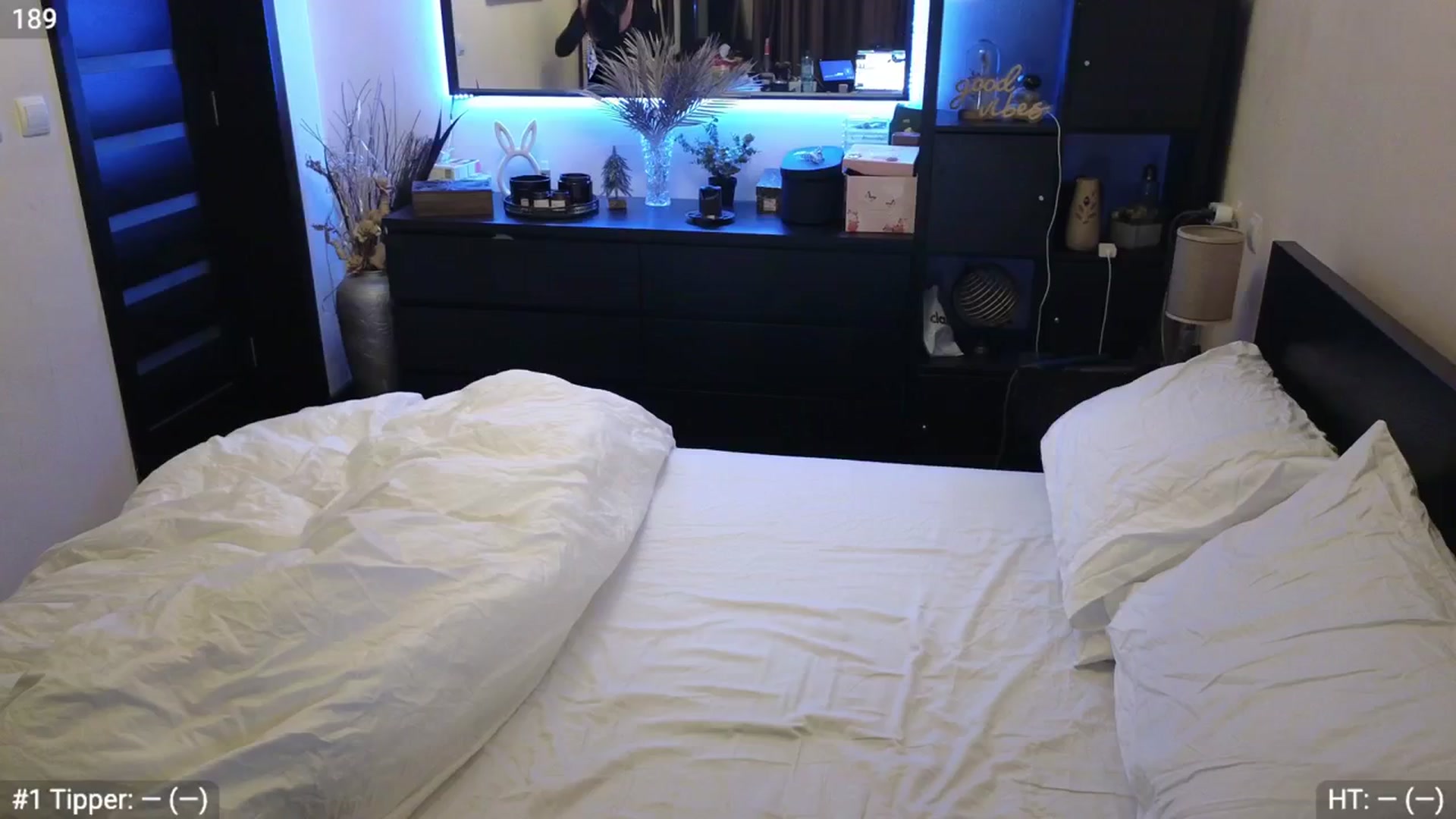 Gallery image thumbnail from EndlesssJoy's myfreecams stream on, 03/23/2024, 01:22 image 14 of 20