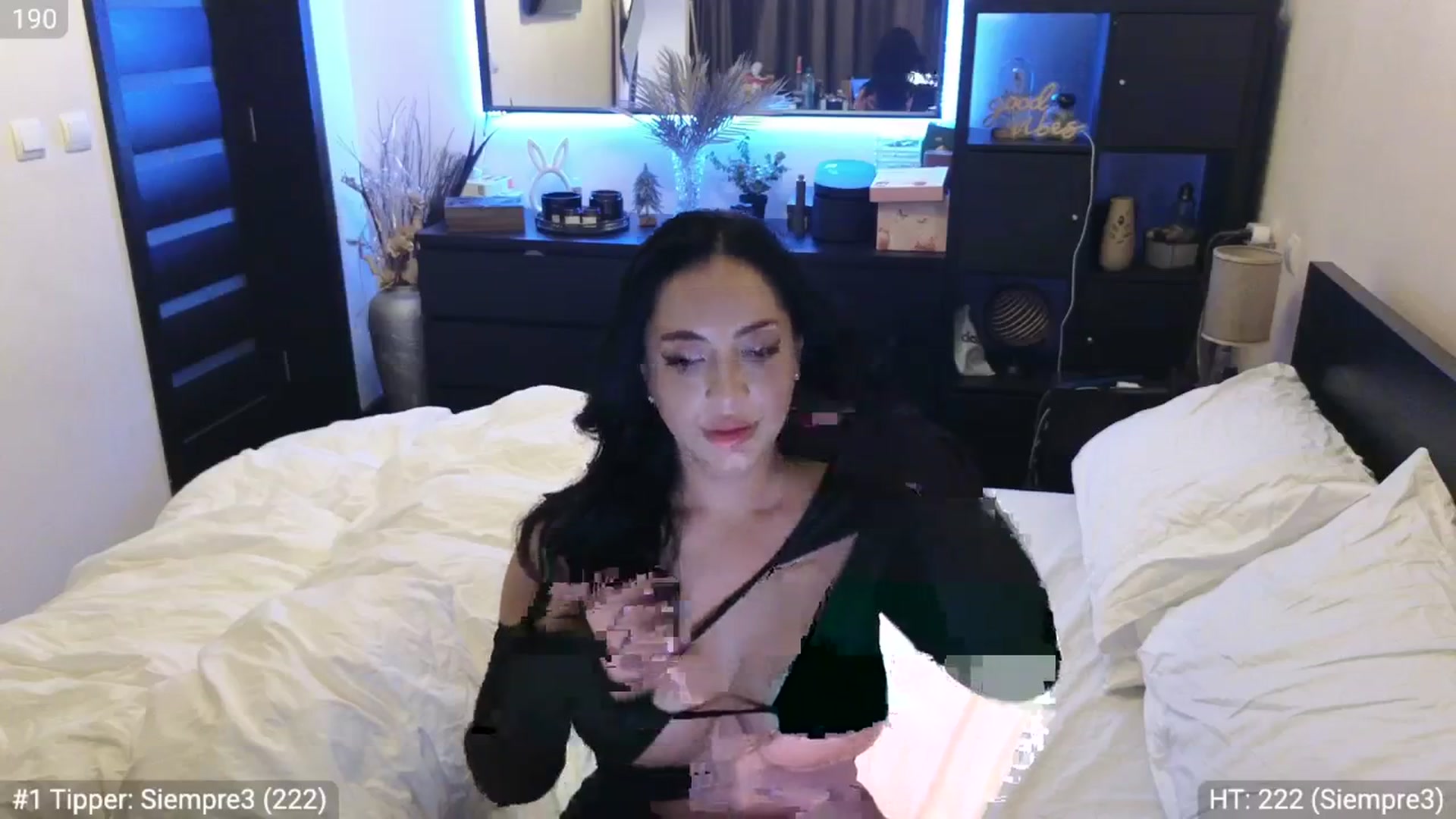 Gallery image thumbnail from EndlesssJoy's myfreecams stream on, 03/23/2024, 02:27 image 13 of 20