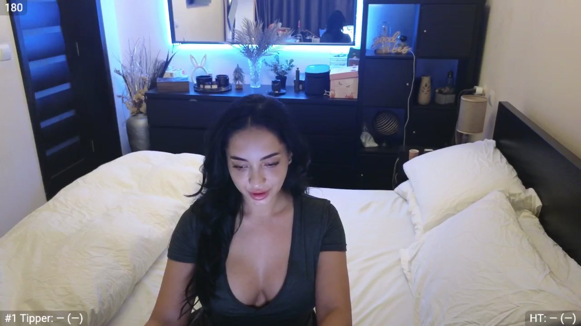 Gallery image thumbnail from EndlesssJoy's myfreecams stream on, 03/24/2024, 02:51 image 5 of 20
