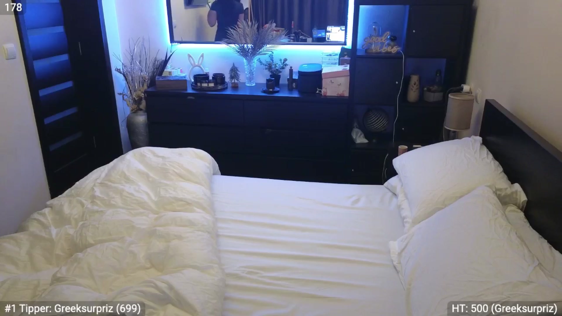 Gallery image thumbnail from EndlesssJoy's myfreecams stream on, 03/24/2024, 02:51 image 16 of 20