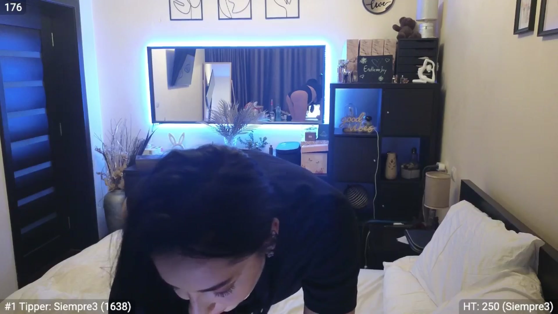 Gallery image thumbnail from EndlesssJoy's myfreecams stream on, 03/25/2024, 05:30 image 15 of 20