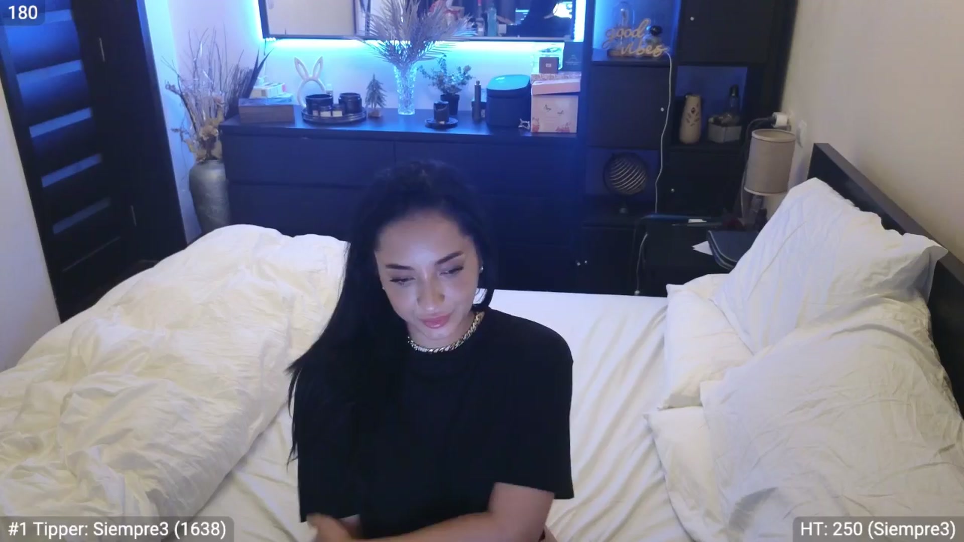 Gallery image thumbnail from EndlesssJoy's myfreecams stream on, 03/25/2024, 05:30 image 1 of 20