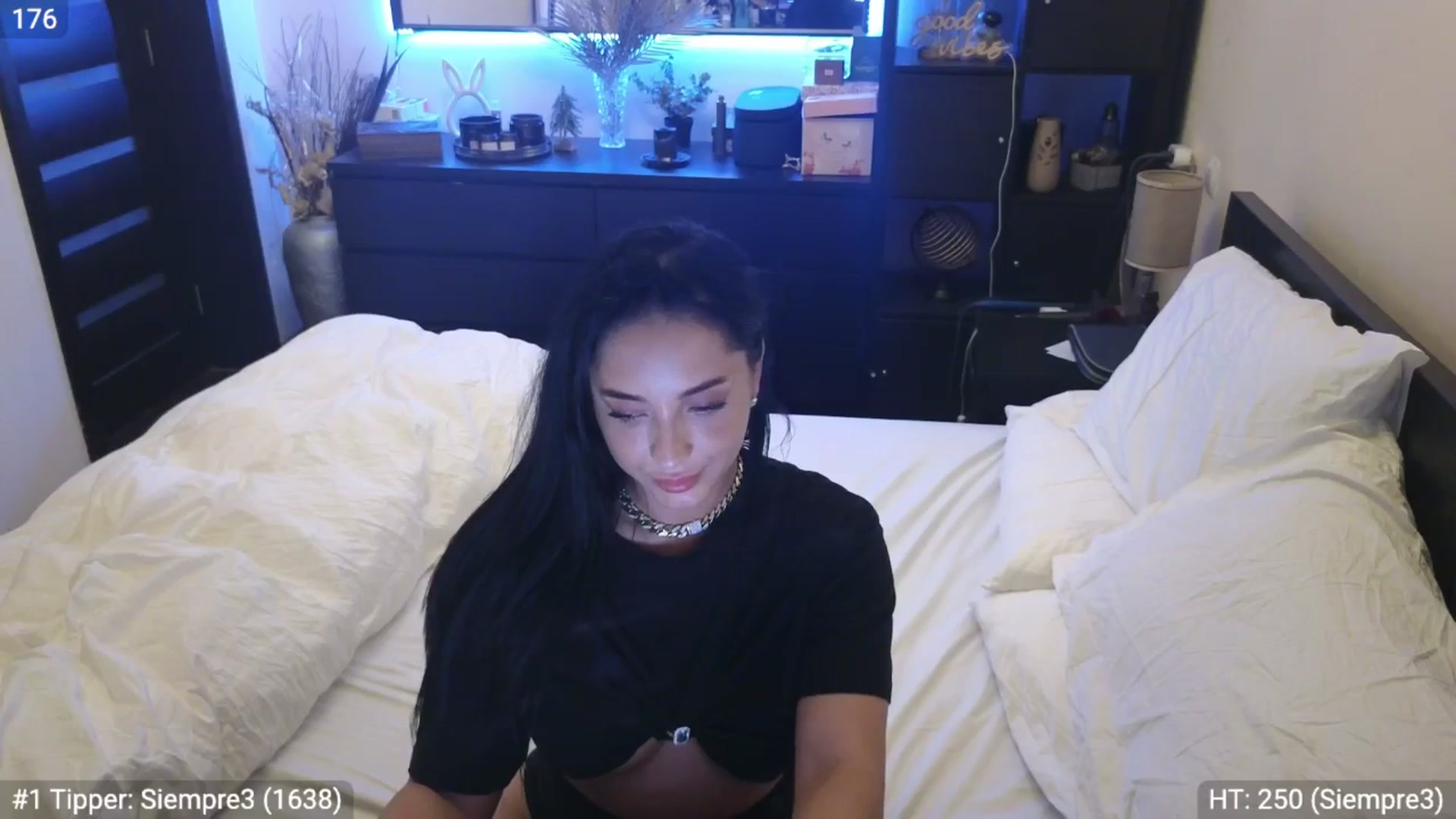 Gallery image thumbnail from EndlesssJoy's myfreecams stream on, 03/25/2024, 05:30 image 16 of 20