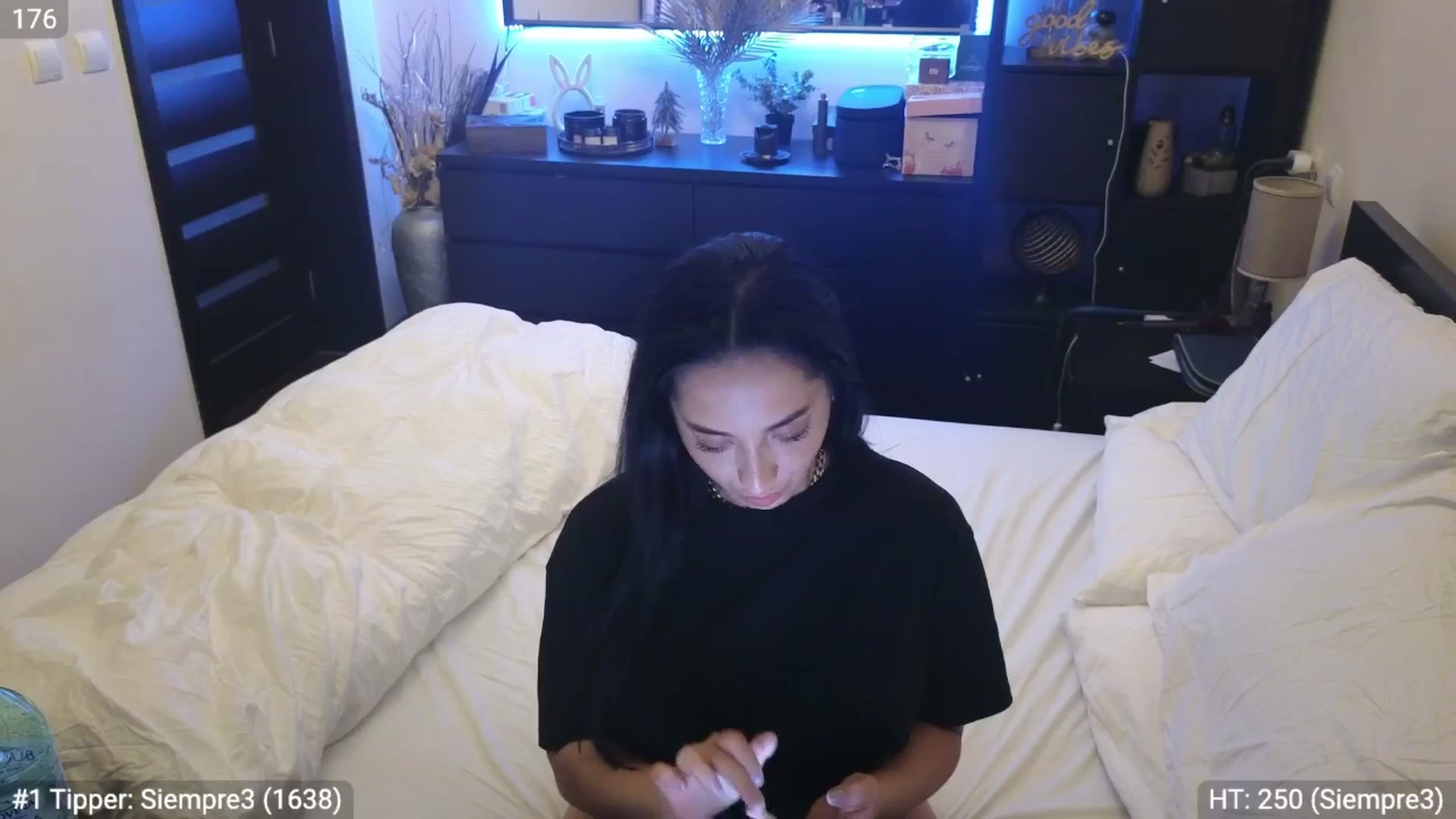 Gallery image thumbnail from EndlesssJoy's myfreecams stream on, 03/25/2024, 06:00 image 3 of 20