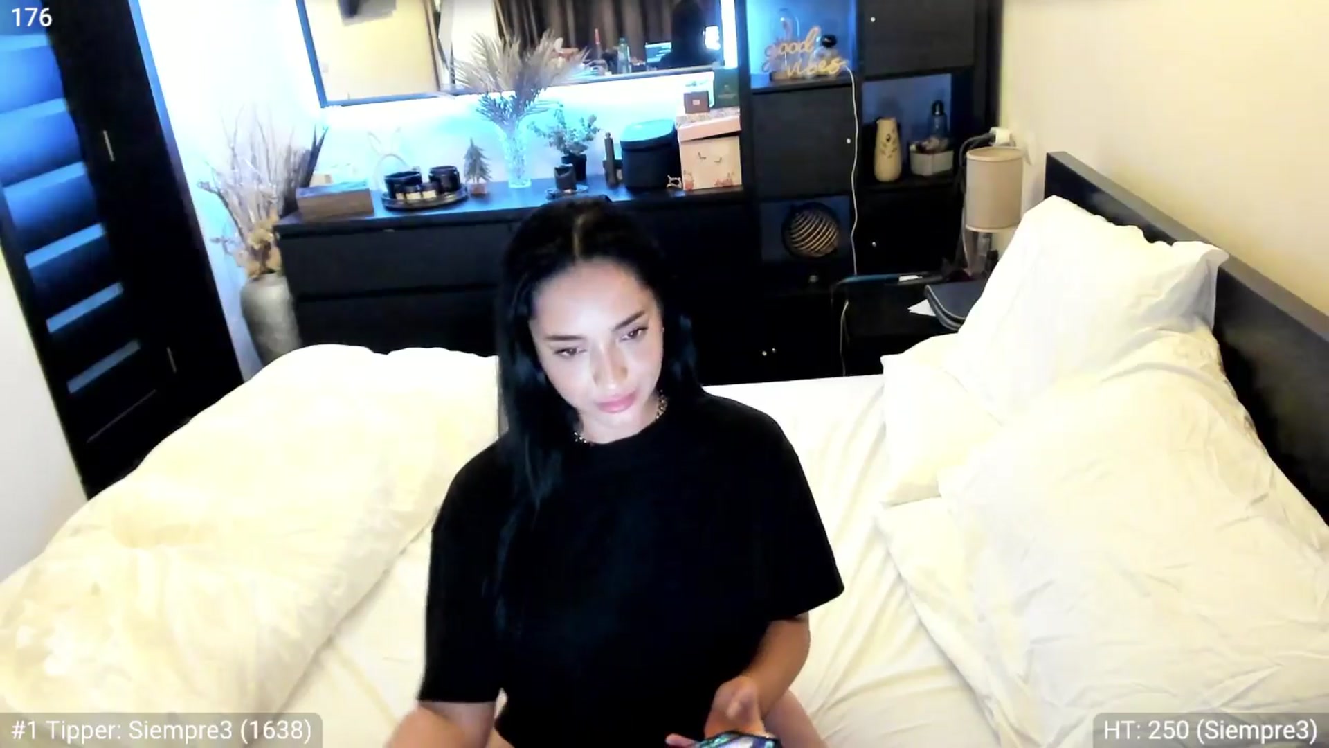 Gallery image thumbnail from EndlesssJoy's myfreecams stream on, 03/25/2024, 06:00 image 4 of 20