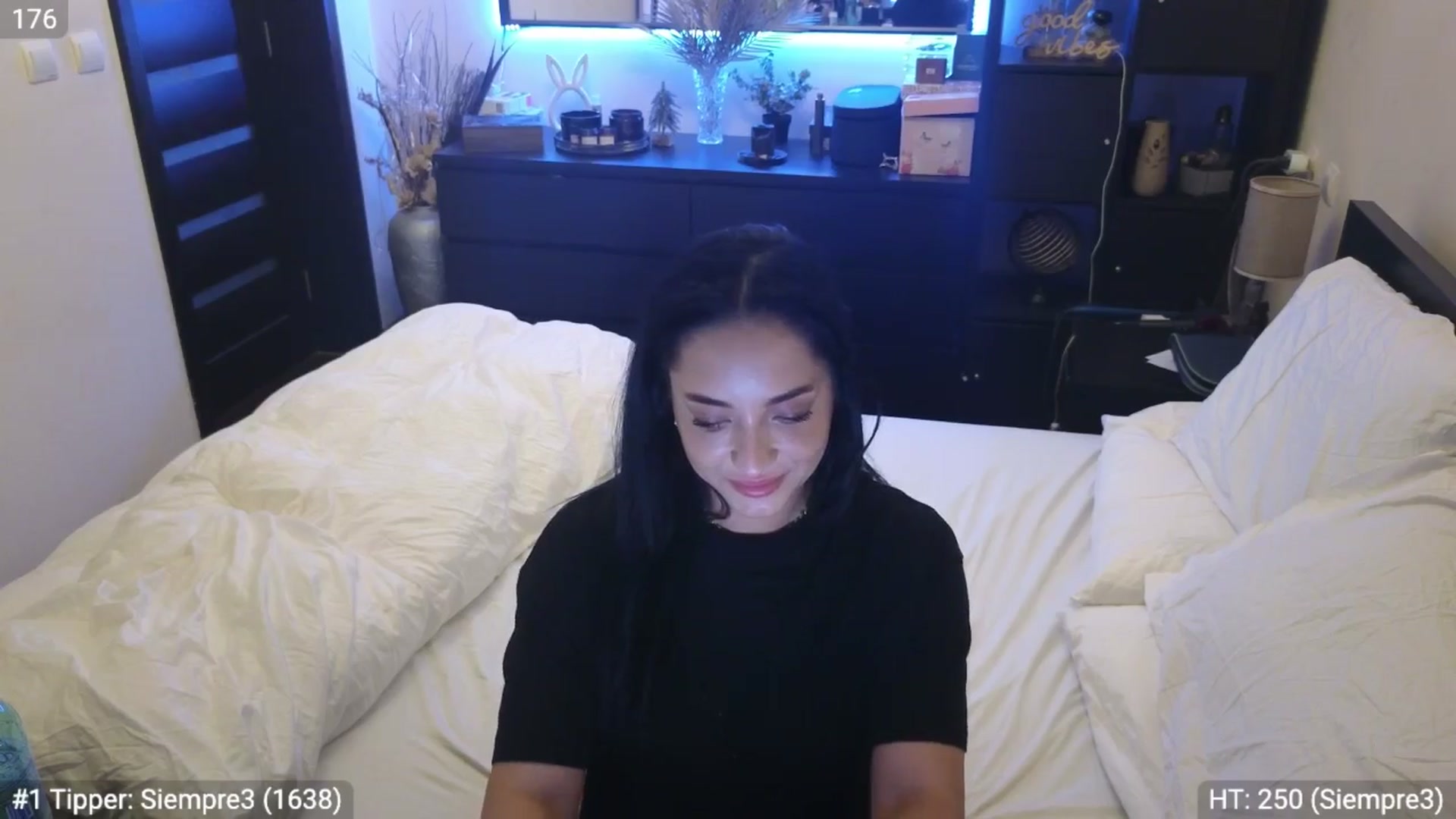 Gallery image thumbnail from EndlesssJoy's myfreecams stream on, 03/25/2024, 06:00 image 10 of 20