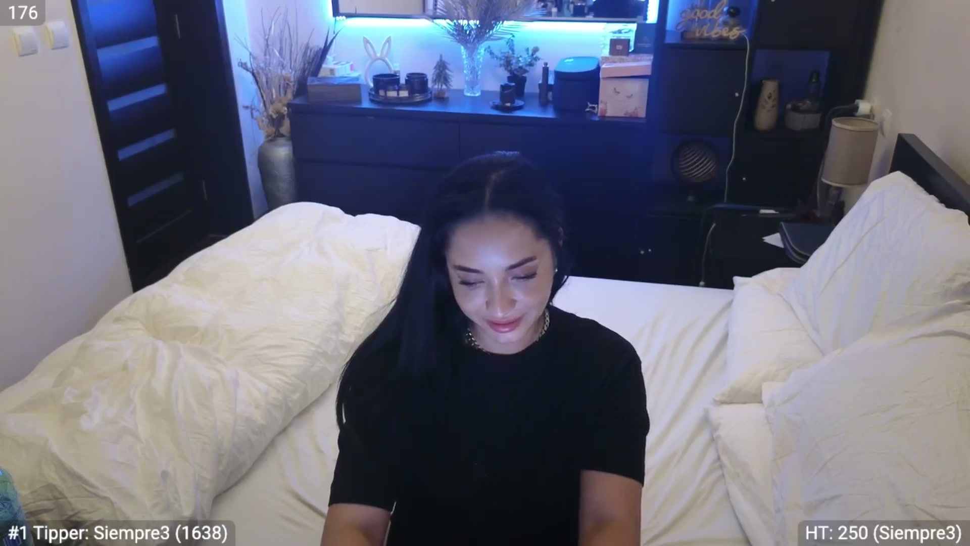 Gallery image thumbnail from EndlesssJoy's myfreecams stream on, 03/25/2024, 06:00 image 11 of 20