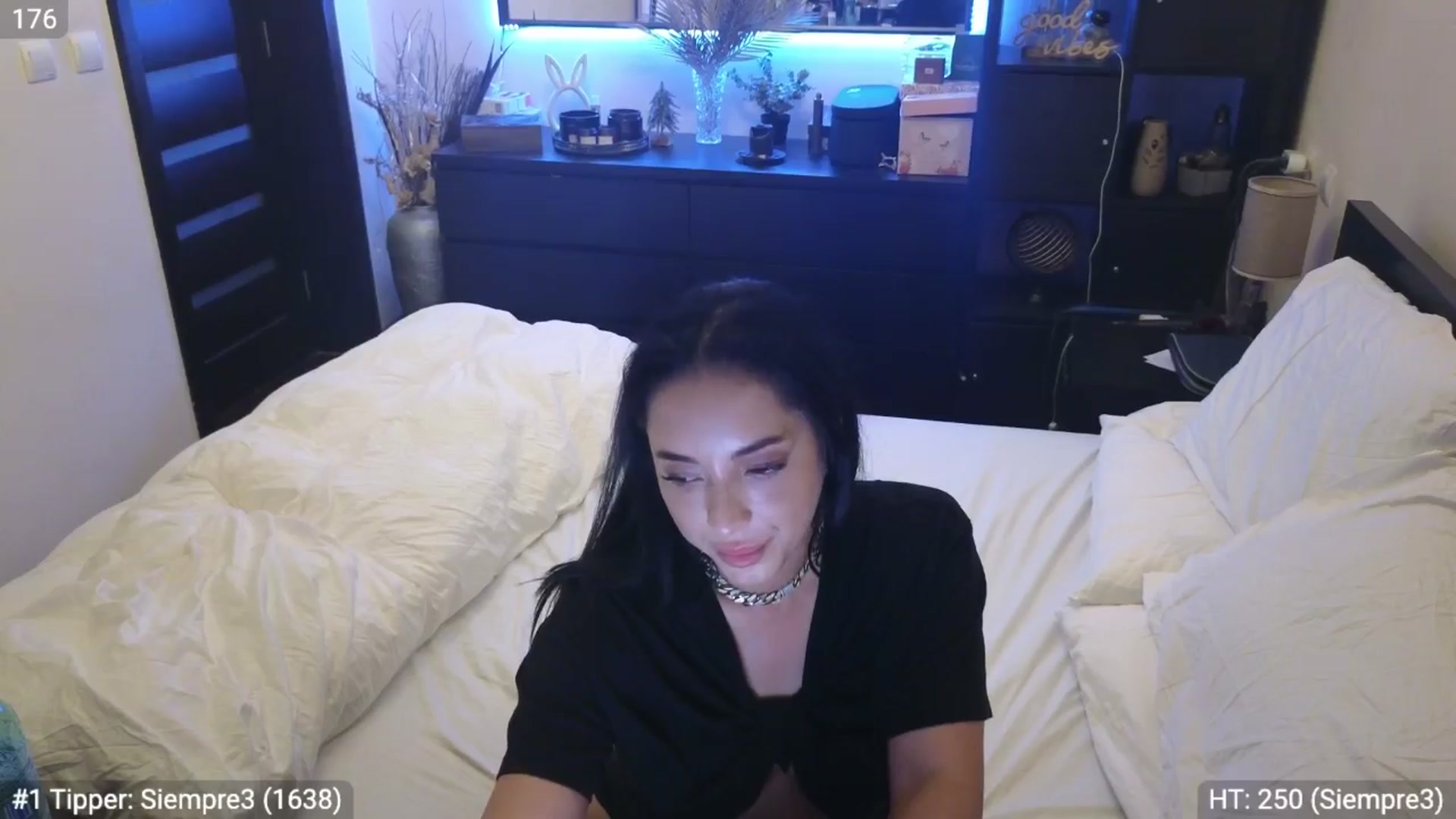 Gallery image thumbnail from EndlesssJoy's myfreecams stream on, 03/25/2024, 06:00 image 16 of 20