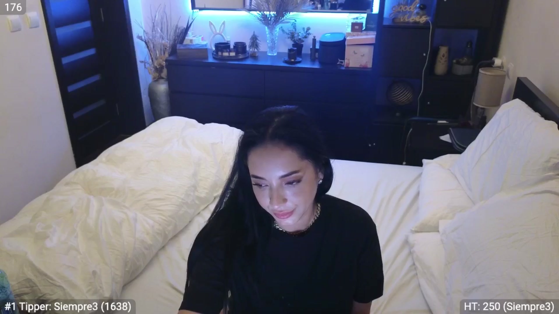Gallery image thumbnail from EndlesssJoy's myfreecams stream on, 03/25/2024, 06:00 image 12 of 20