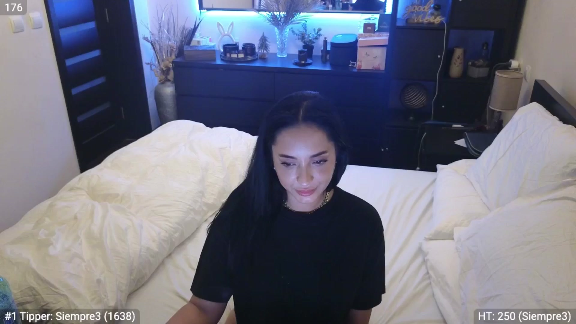Gallery image thumbnail from EndlesssJoy's myfreecams stream on, 03/25/2024, 06:00 image 14 of 20