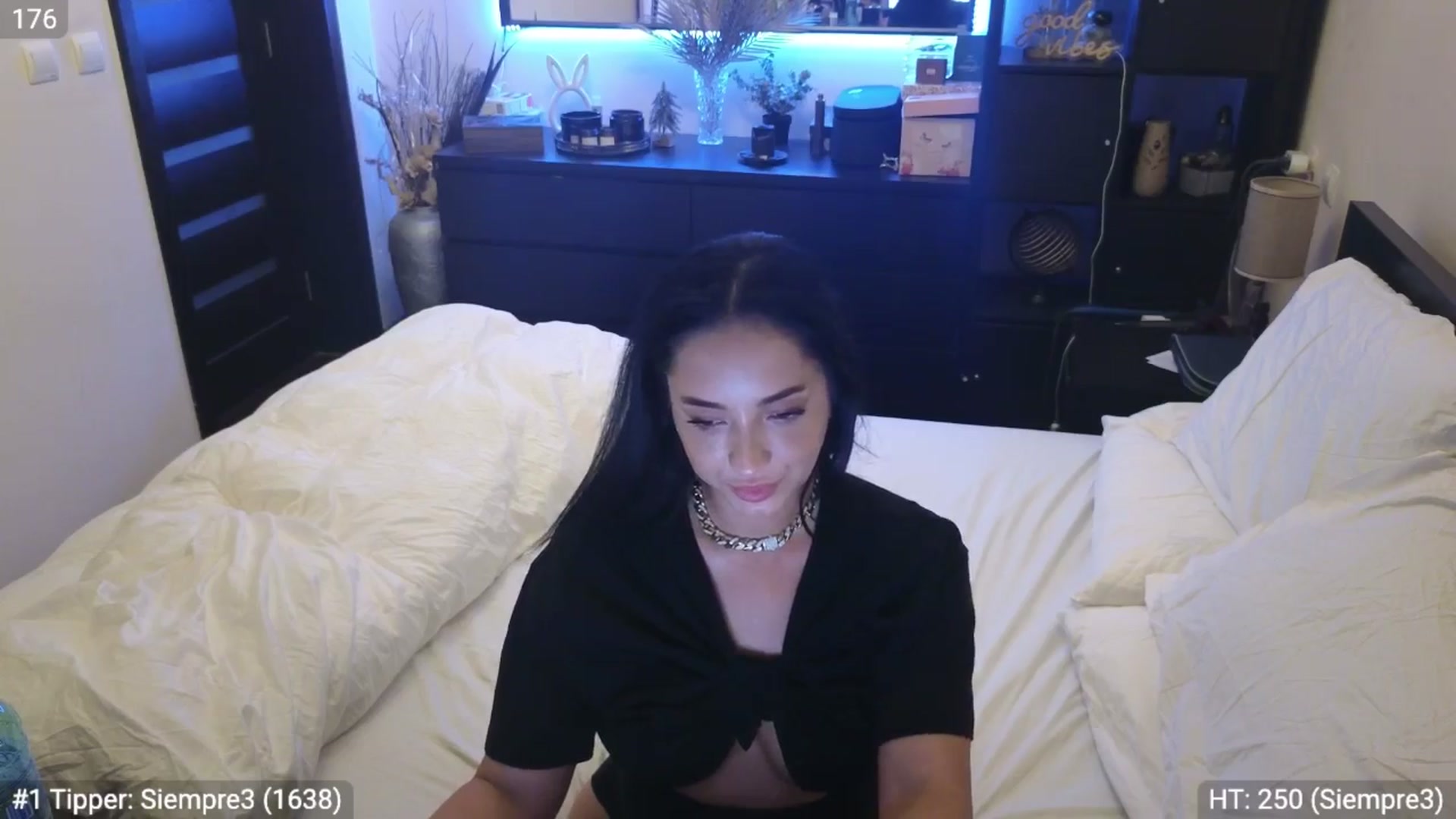 Gallery image thumbnail from EndlesssJoy's myfreecams stream on, 03/25/2024, 06:00 image 15 of 20