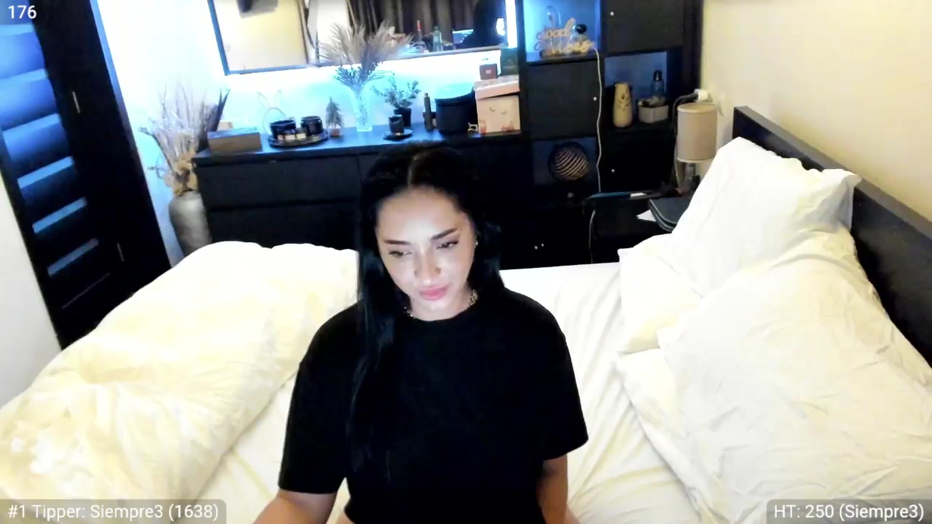 Gallery image thumbnail from EndlesssJoy's myfreecams stream on, 03/25/2024, 06:00 image 2 of 20
