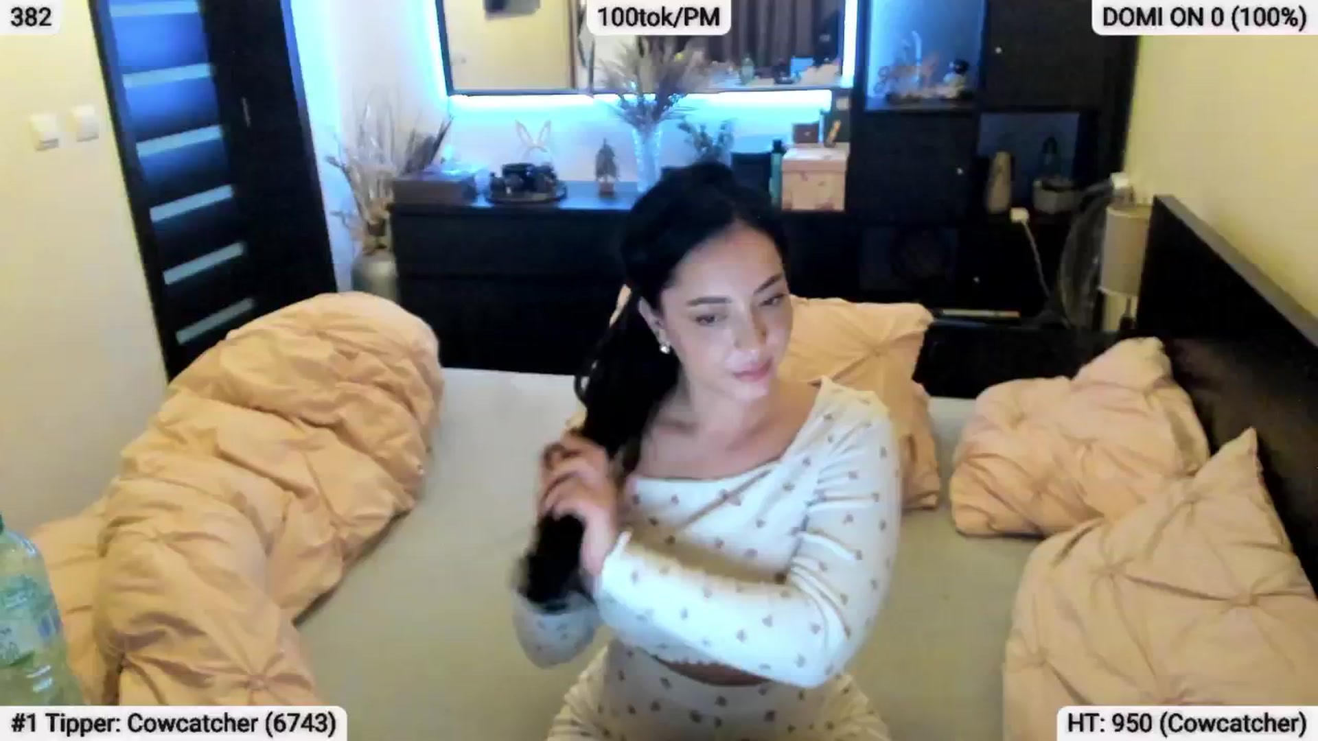 Gallery image thumbnail from EndlesssJoy's myfreecams stream on, 04/26/2024, 06:34 image 13 of 20