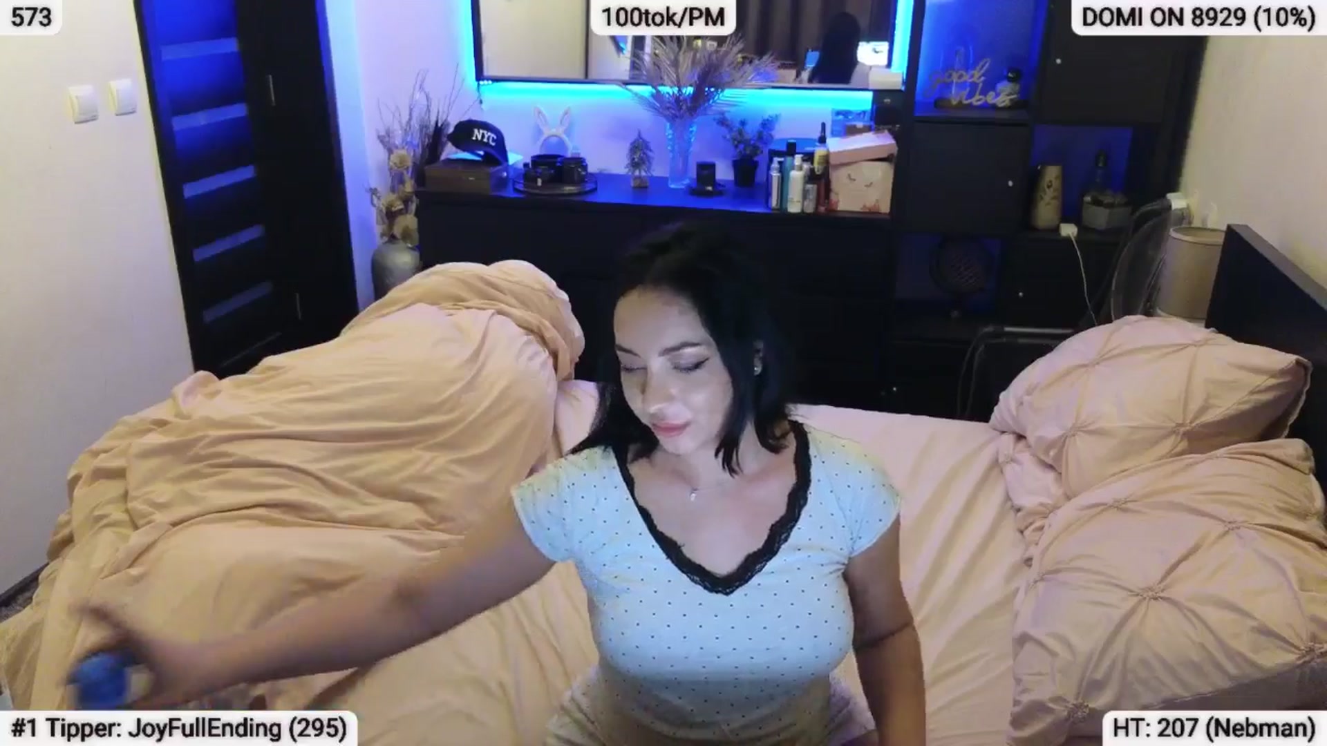 Gallery image thumbnail from EndlesssJoy's myfreecams stream on, 05/23/2024, 07:18 image 15 of 20