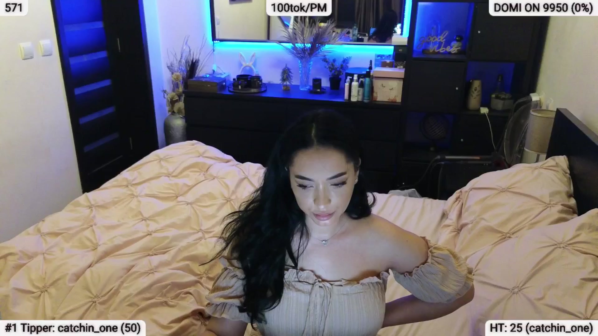 Gallery image thumbnail from EndlesssJoy's myfreecams stream on, 05/25/2024, 01:19 image 17 of 20