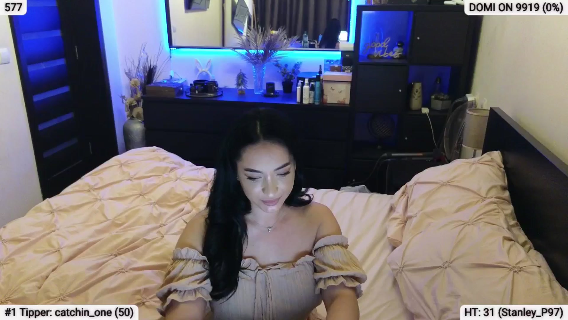 Gallery image thumbnail from EndlesssJoy's myfreecams stream on, 05/25/2024, 02:44 image 10 of 20