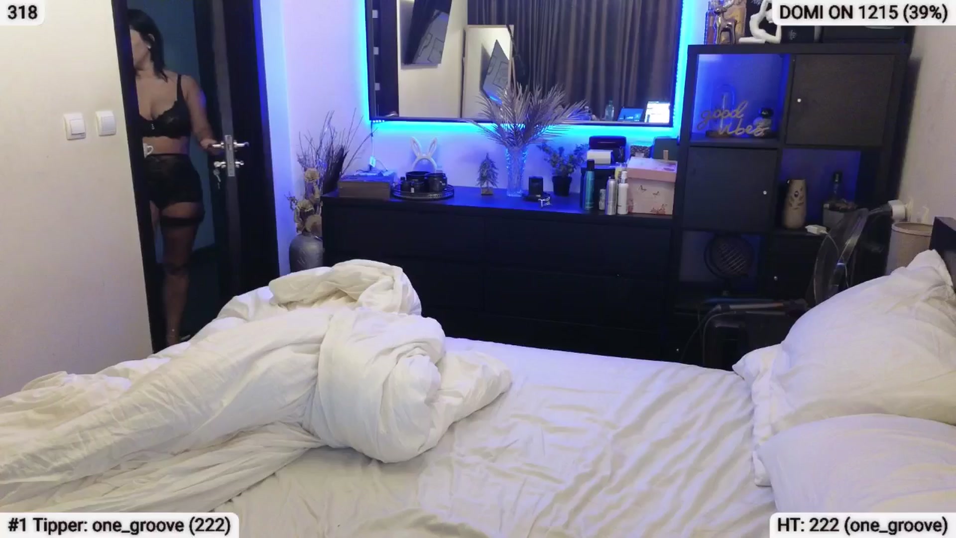 Gallery image thumbnail from EndlesssJoy's myfreecams stream on, 06/09/2024, 06:29 image 12 of 20