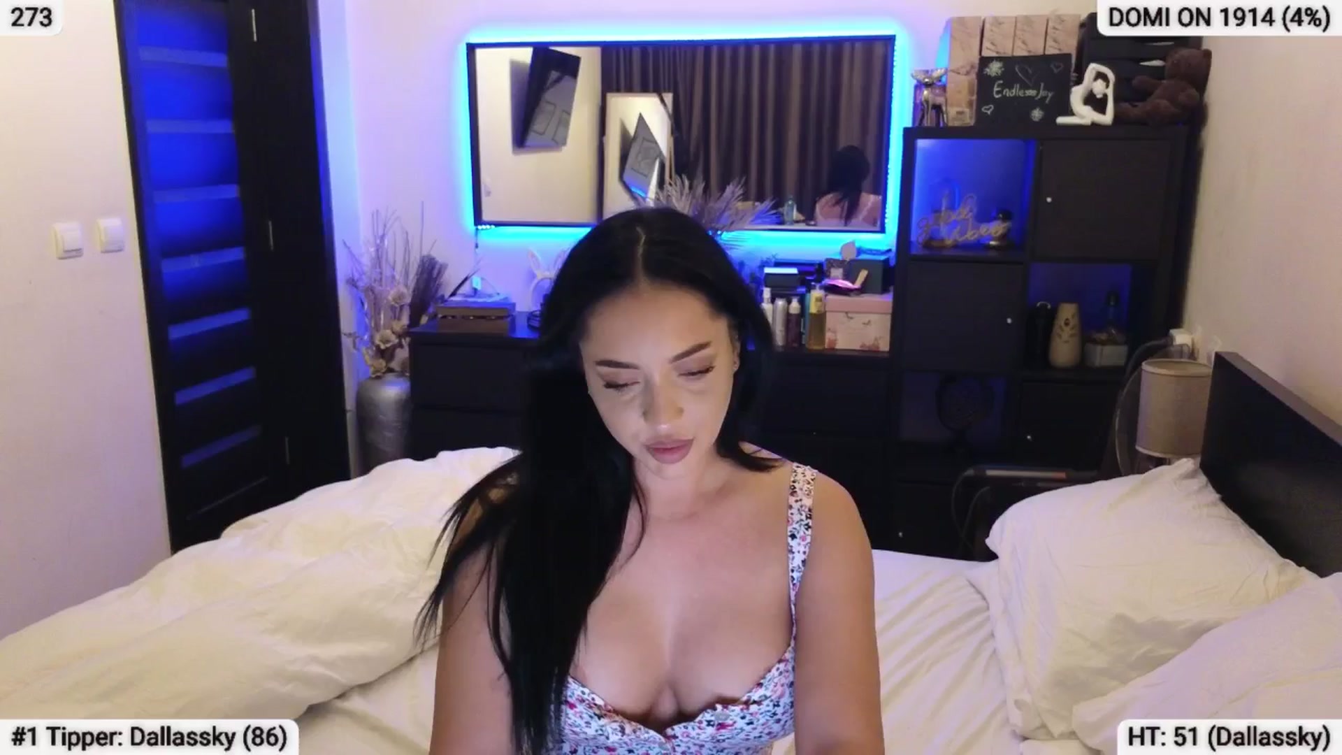 Gallery image thumbnail from EndlesssJoy's myfreecams stream on, 06/16/2024, 04:25 image 3 of 20