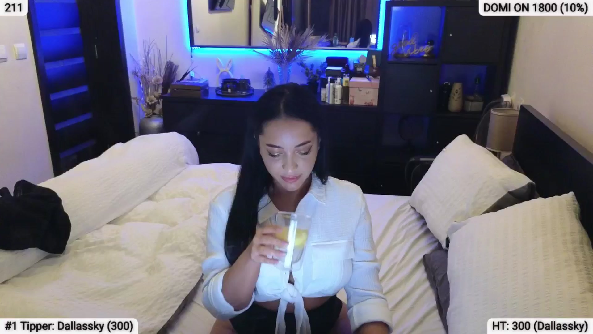 Gallery image thumbnail from EndlesssJoy's myfreecams stream on, 06/23/2024, 01:43 image 7 of 20