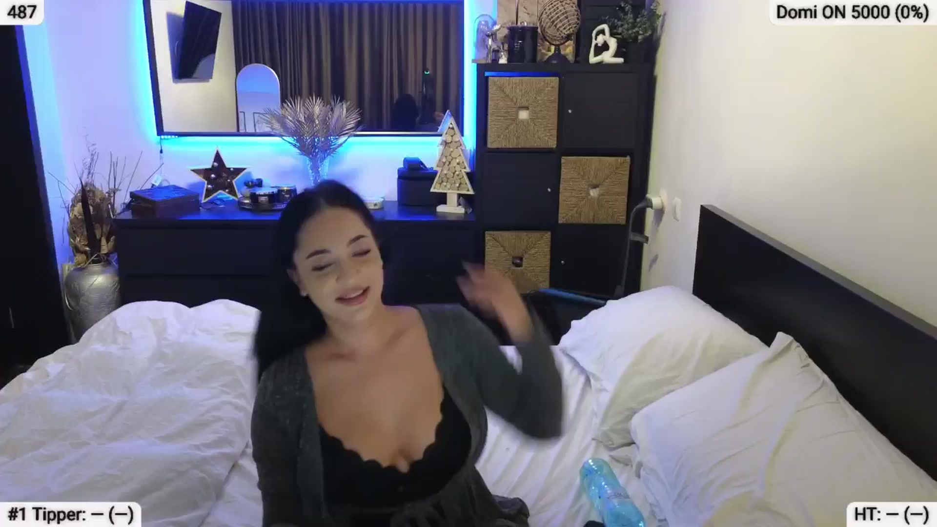 Gallery image thumbnail from EndlesssJoy's myfreecams stream on, 12/28/2024, 02:05 image 1 of 20
