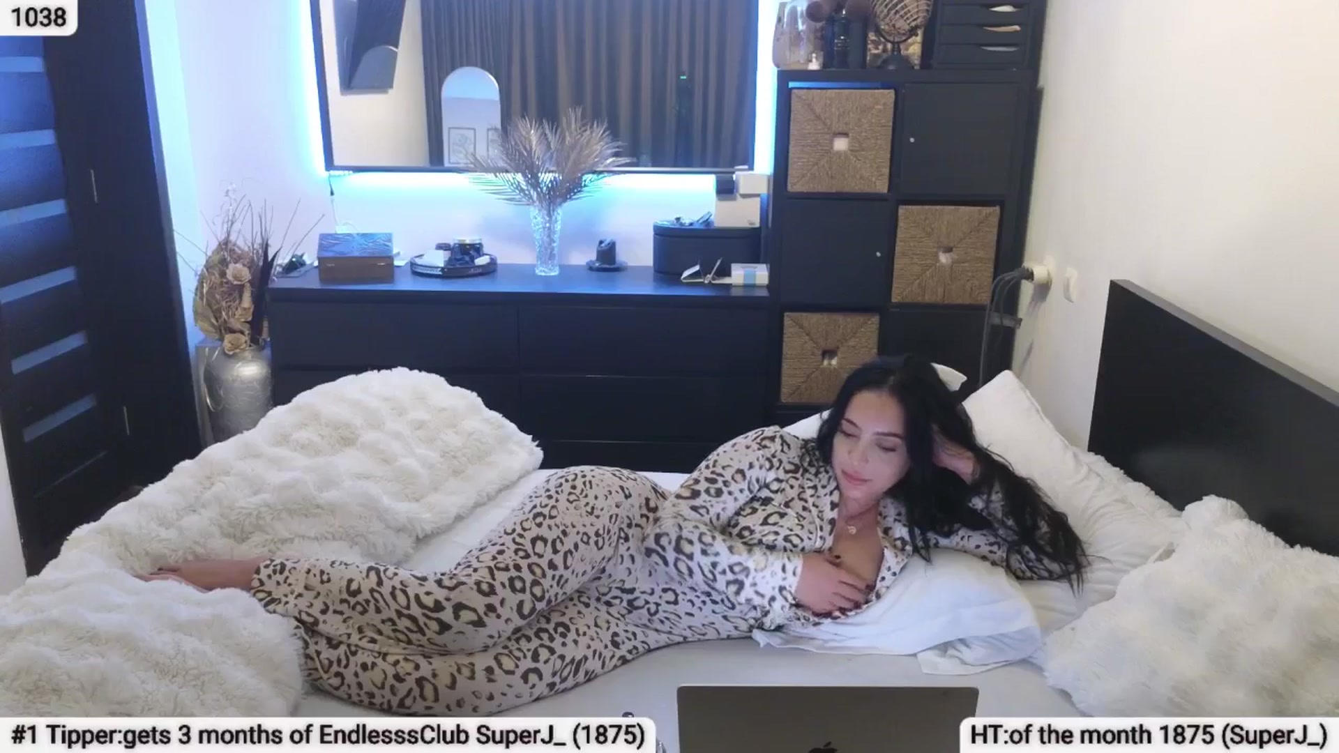 Gallery image thumbnail from EndlesssJoy's myfreecams stream on, 03/13/2025, 03:36 image 16 of 20