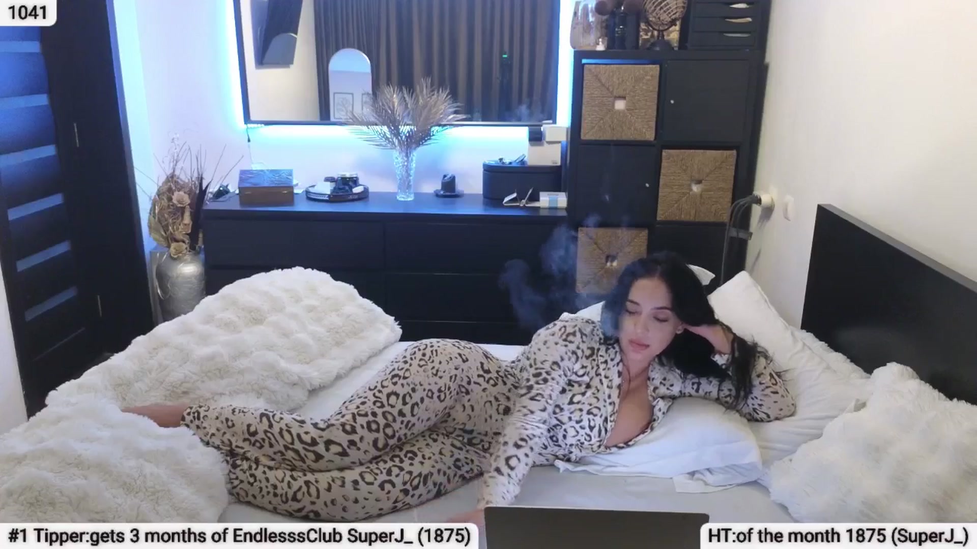 Gallery image thumbnail from EndlesssJoy's myfreecams stream on, 03/13/2025, 03:36 image 14 of 20