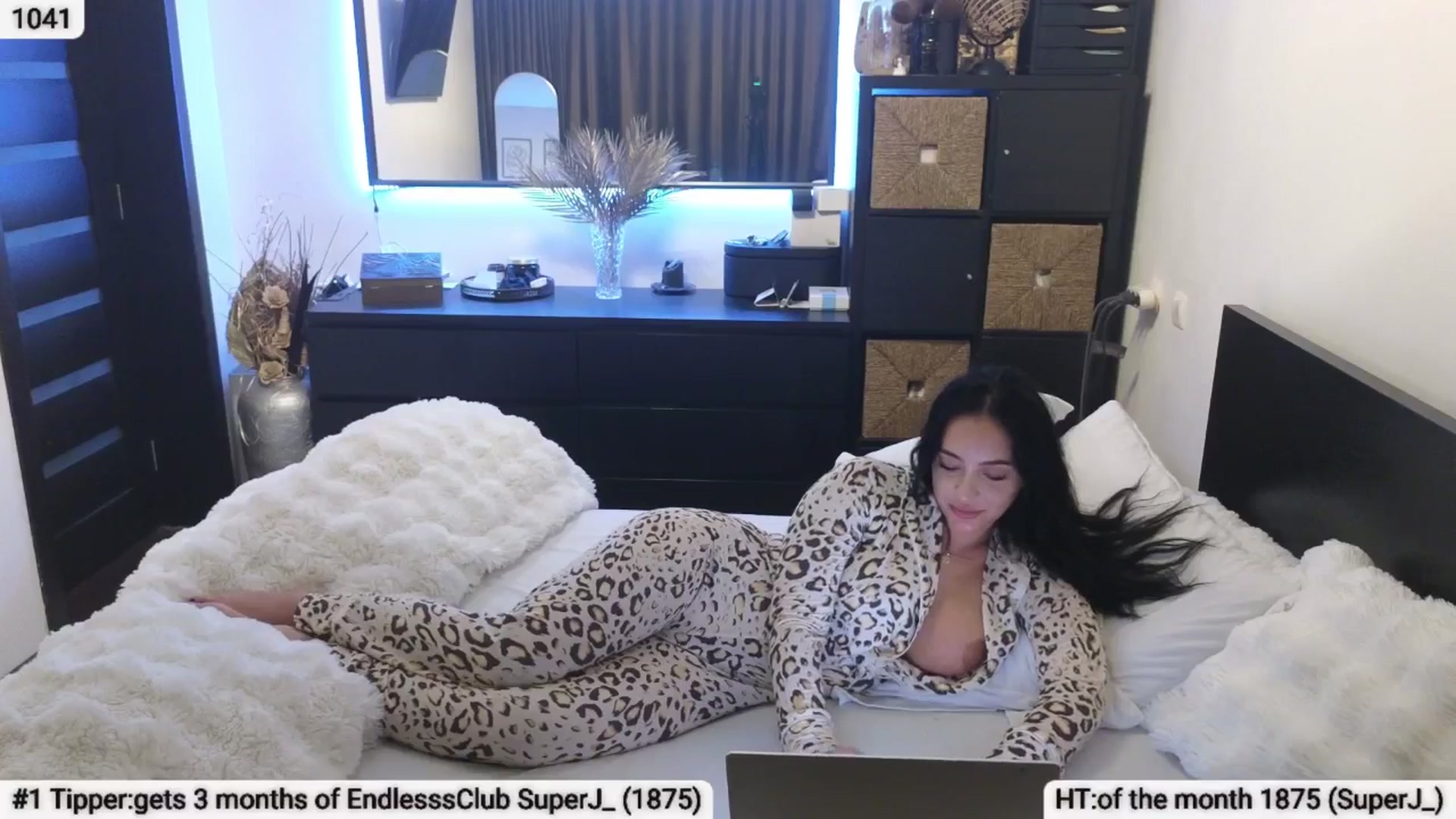 Gallery image thumbnail from EndlesssJoy's myfreecams stream on, 03/13/2025, 03:36 image 13 of 20