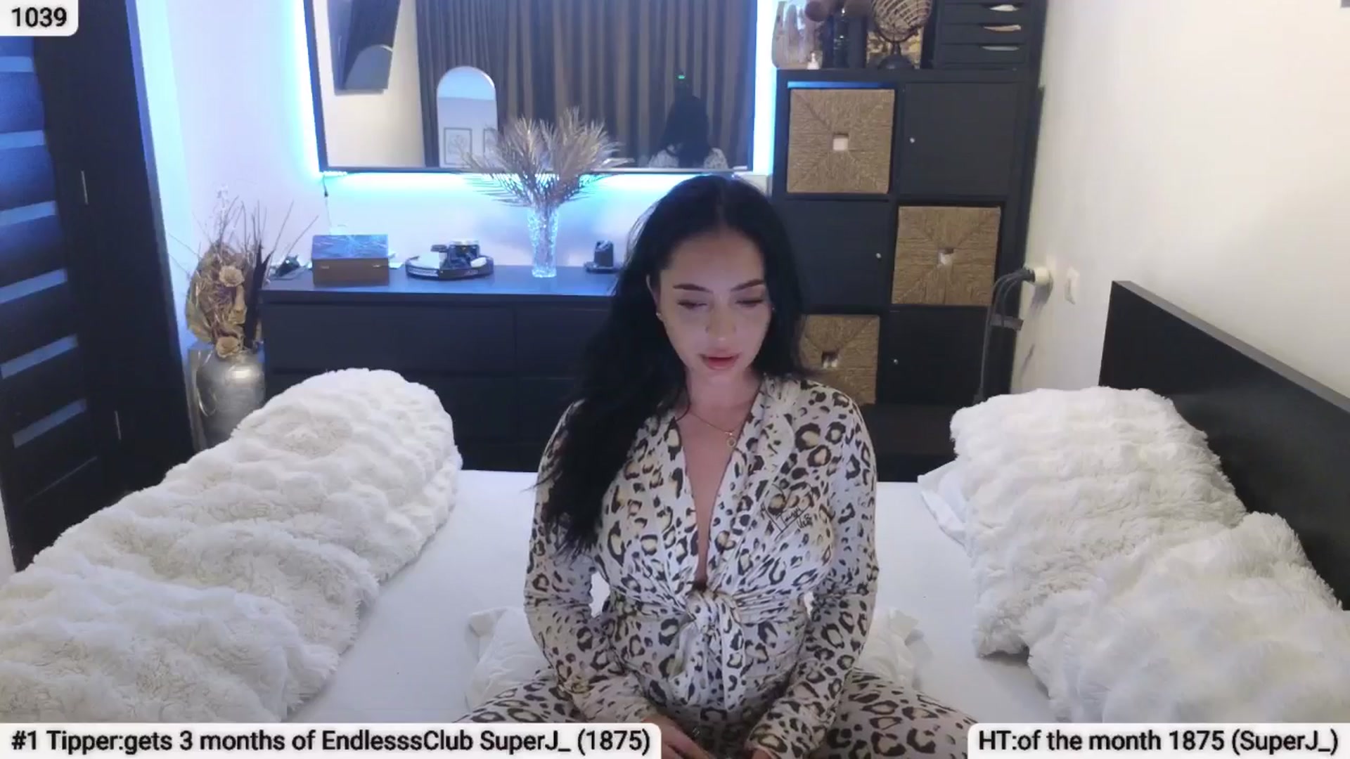 Gallery image thumbnail from EndlesssJoy's myfreecams stream on, 03/13/2025, 03:36 image 19 of 20