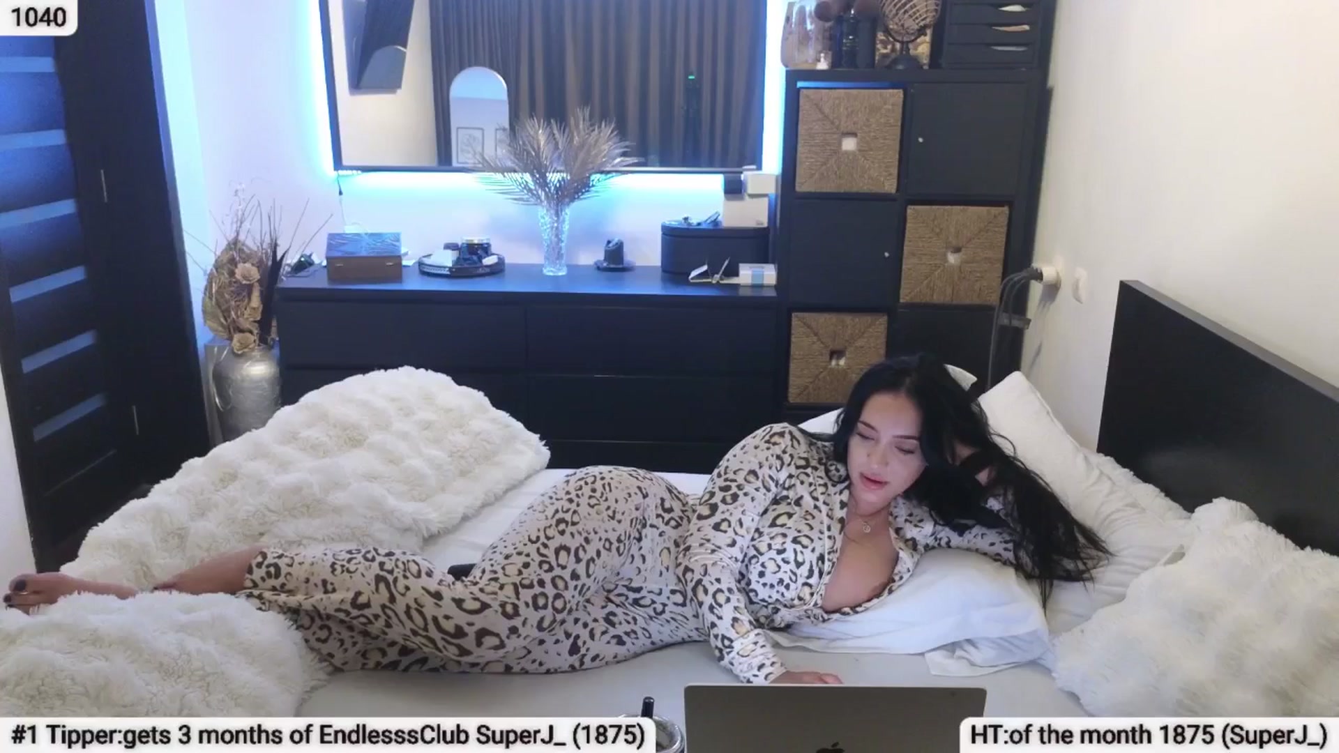 Gallery image thumbnail from EndlesssJoy's myfreecams stream on, 03/13/2025, 03:36 image 15 of 20