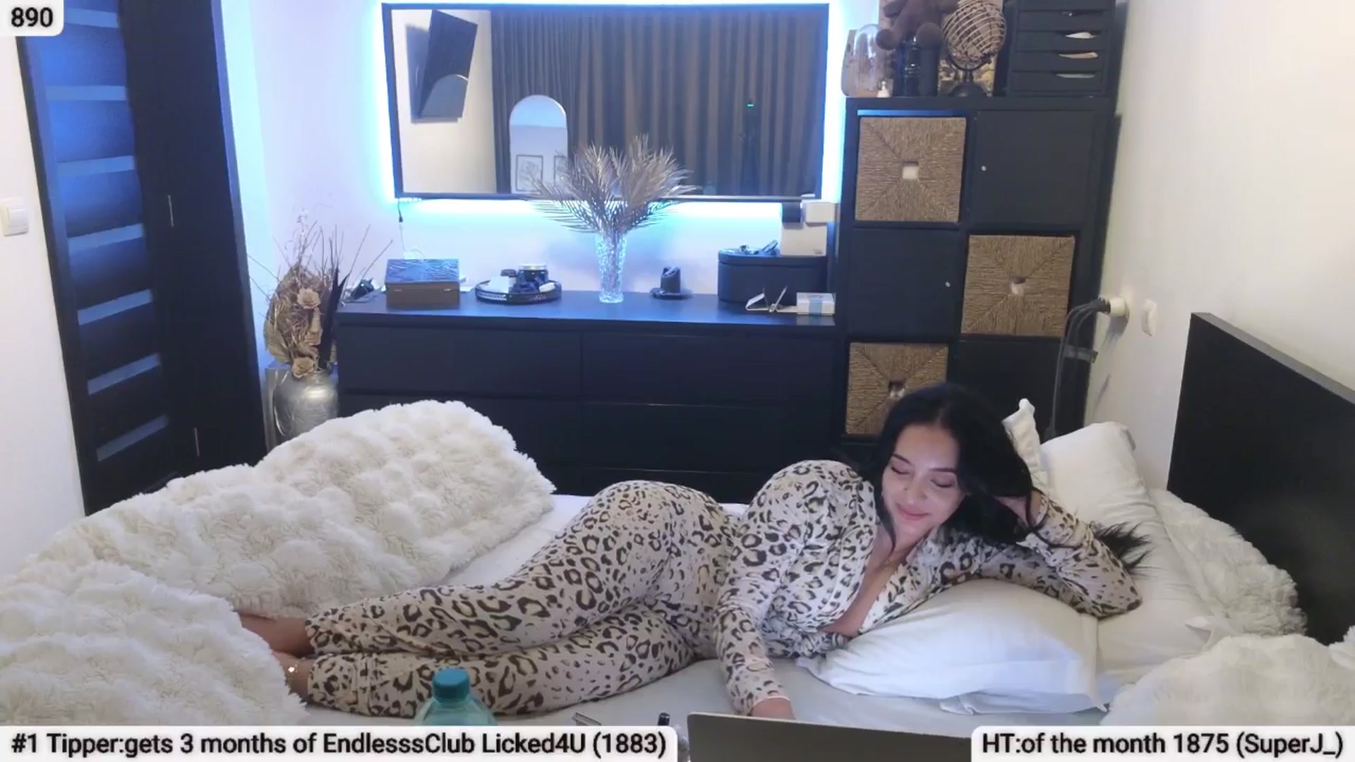 Gallery image thumbnail from EndlesssJoy's myfreecams stream on, 03/13/2025, 07:22 image 11 of 20